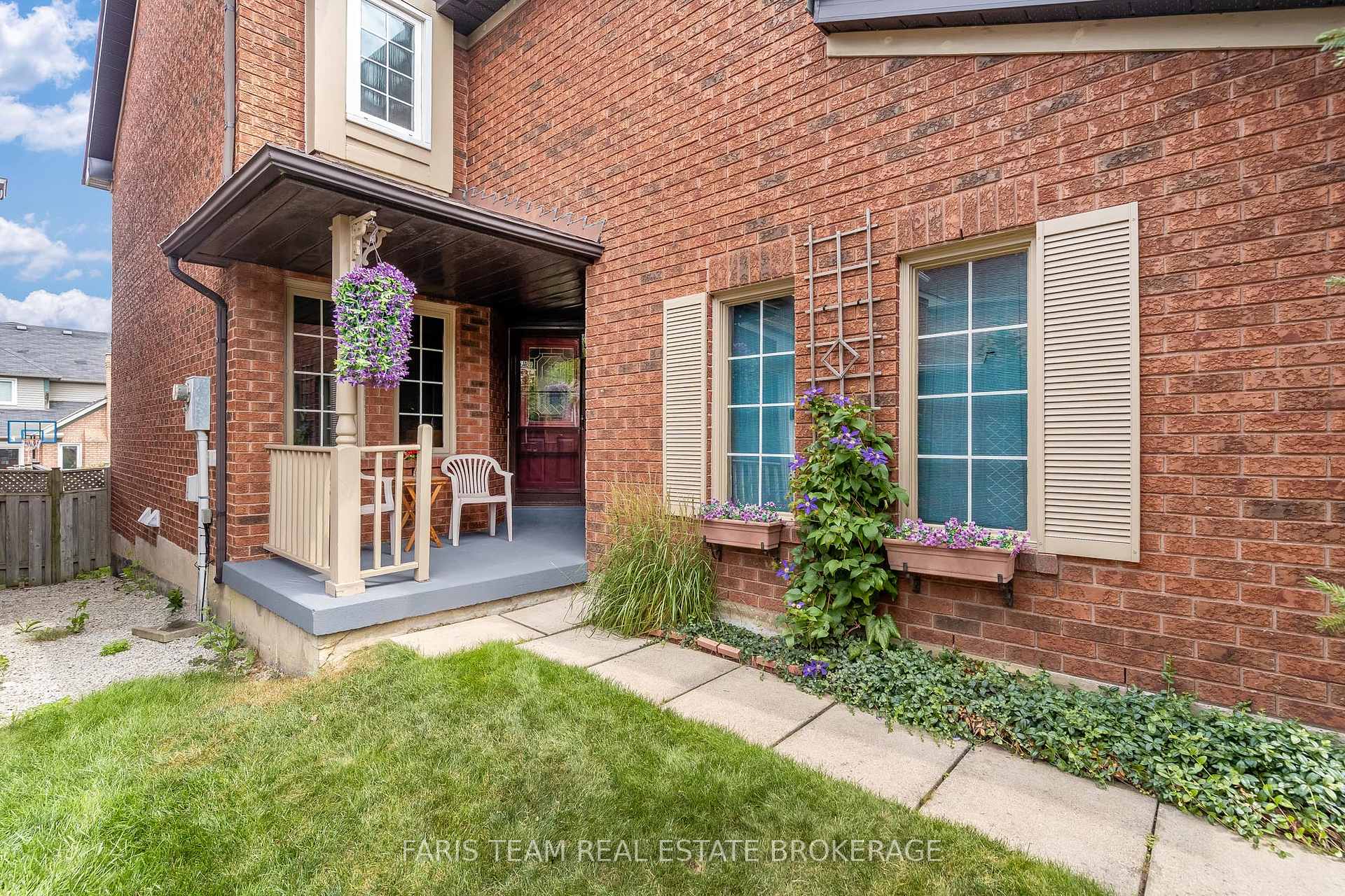 Photo 2 of 10 Ural Circle, Brampton, Sandringham-Wellington — HOMEH