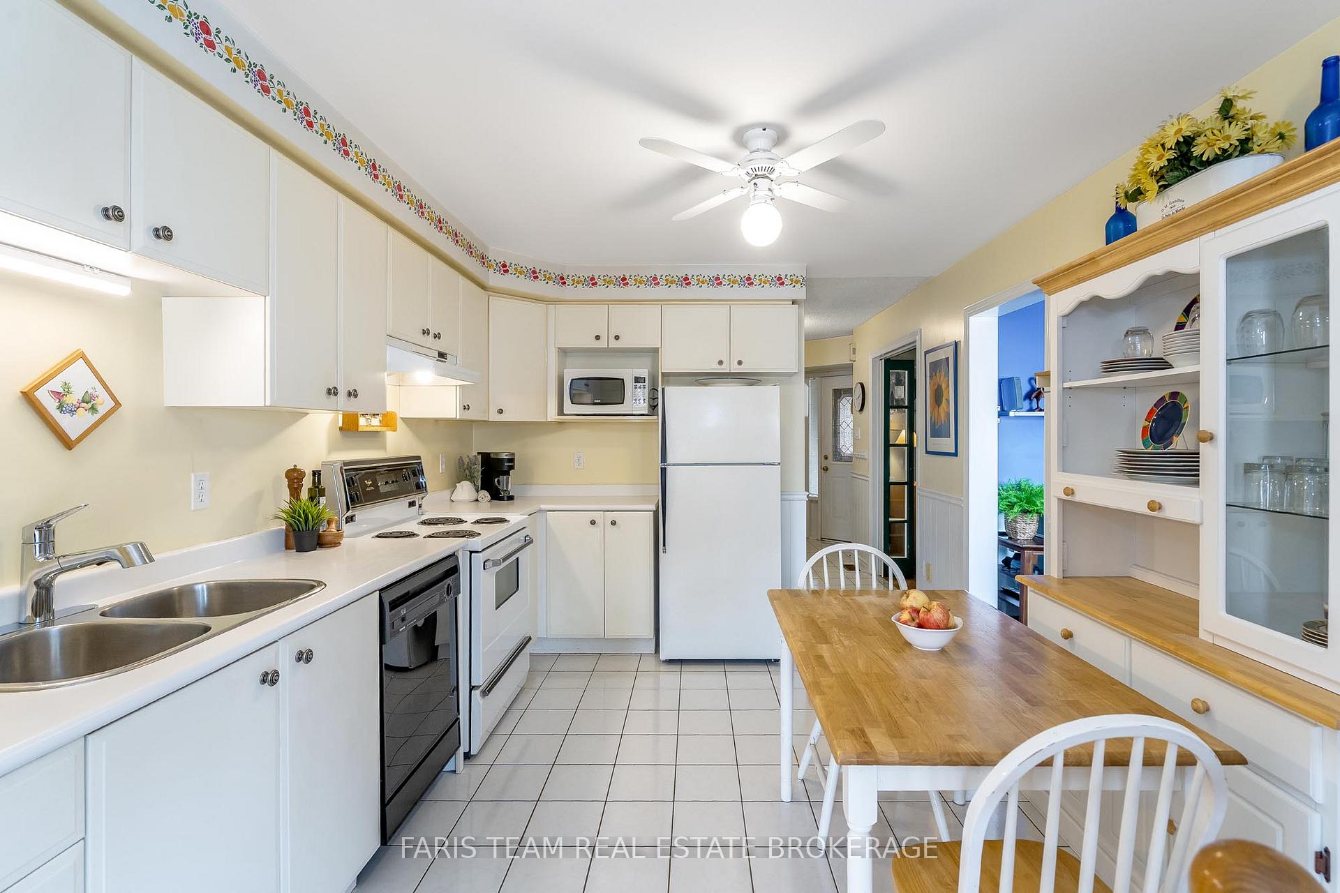 Photo 26 of 10 Ural Circle, Brampton, Sandringham-Wellington — HOMEH