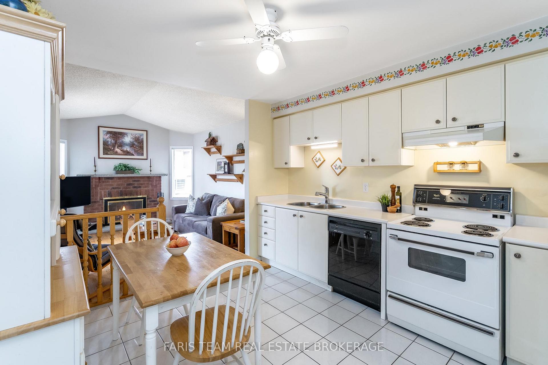 Photo 18 of 10 Ural Circle, Brampton, Sandringham-Wellington — HOMEH