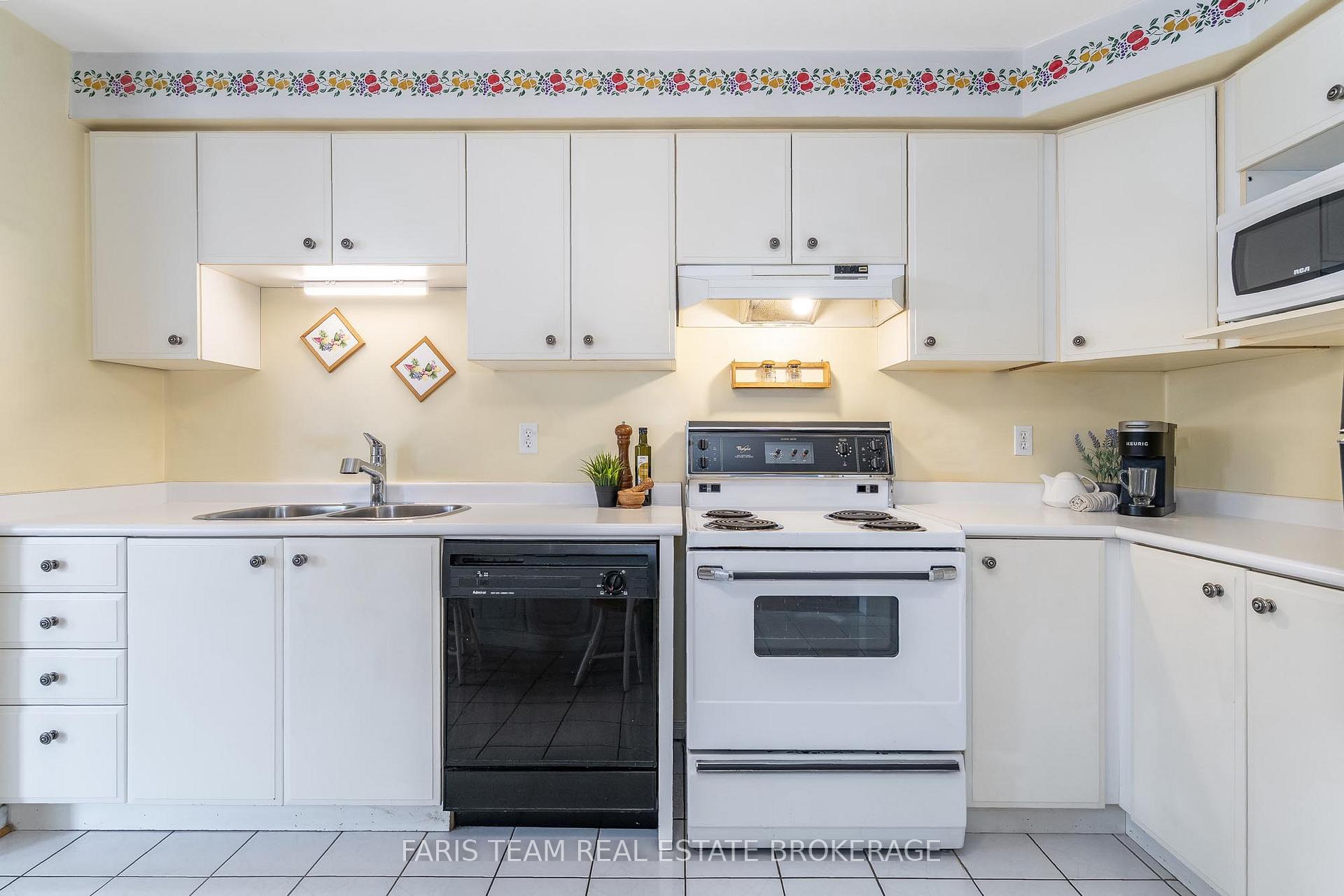 Photo 6 of 10 Ural Circle, Brampton, Sandringham-Wellington — HOMEH