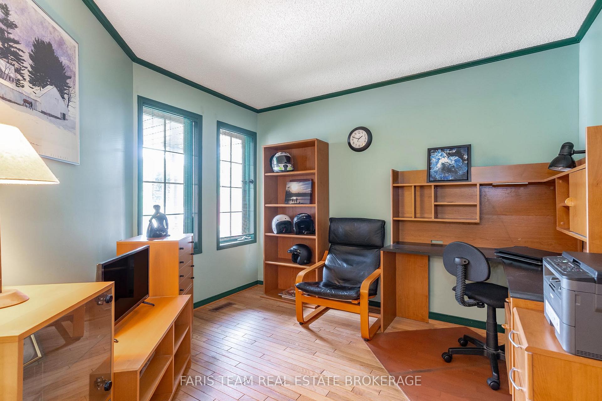 Photo 8 of 10 Ural Circle, Brampton, Sandringham-Wellington — HOMEH
