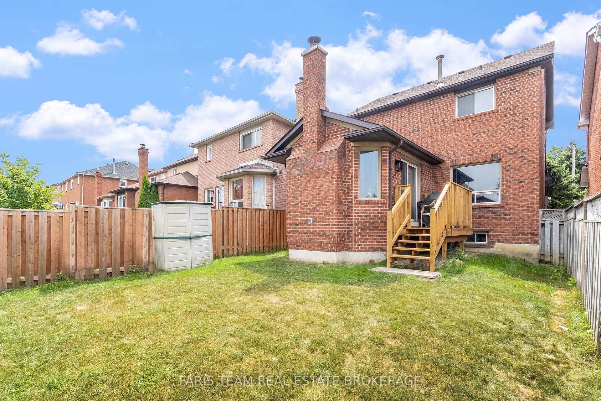 Photo 16 of 10 Ural Circle, Brampton, Sandringham-Wellington — HOMEH