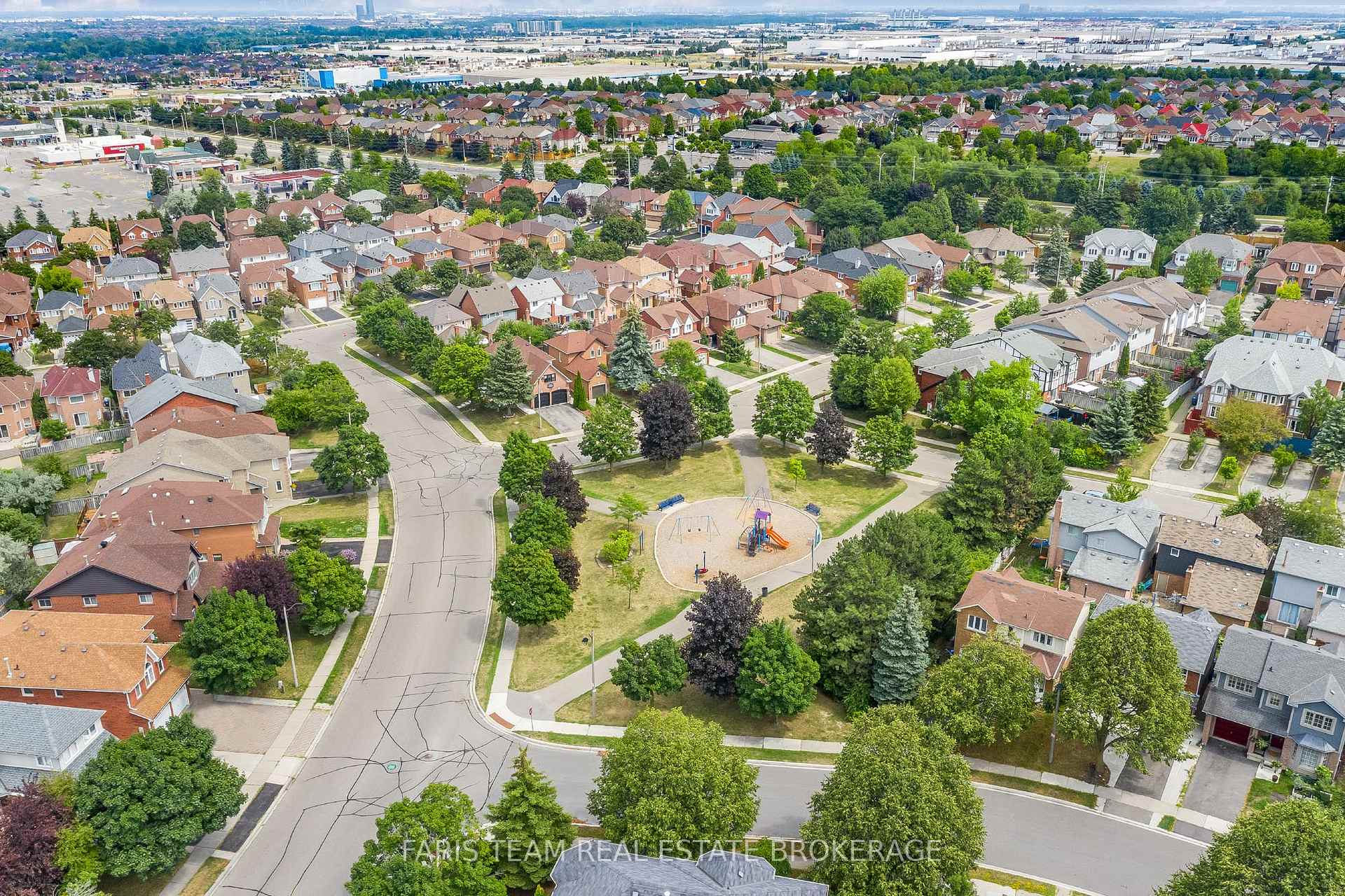 Photo 23 of 10 Ural Circle, Brampton, Sandringham-Wellington — HOMEH