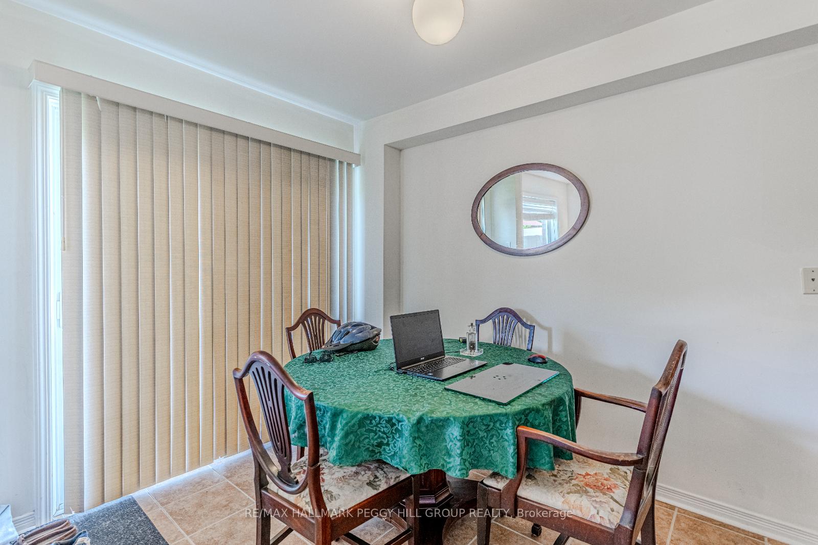 Photo 3 of 116 Empire Drive, Barrie, Innis-Shore — HOMEH