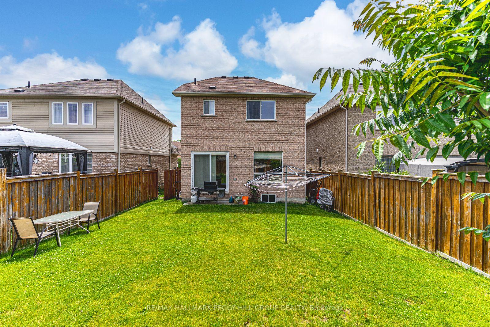 Photo 11 of 116 Empire Drive, Barrie, Innis-Shore — HOMEH