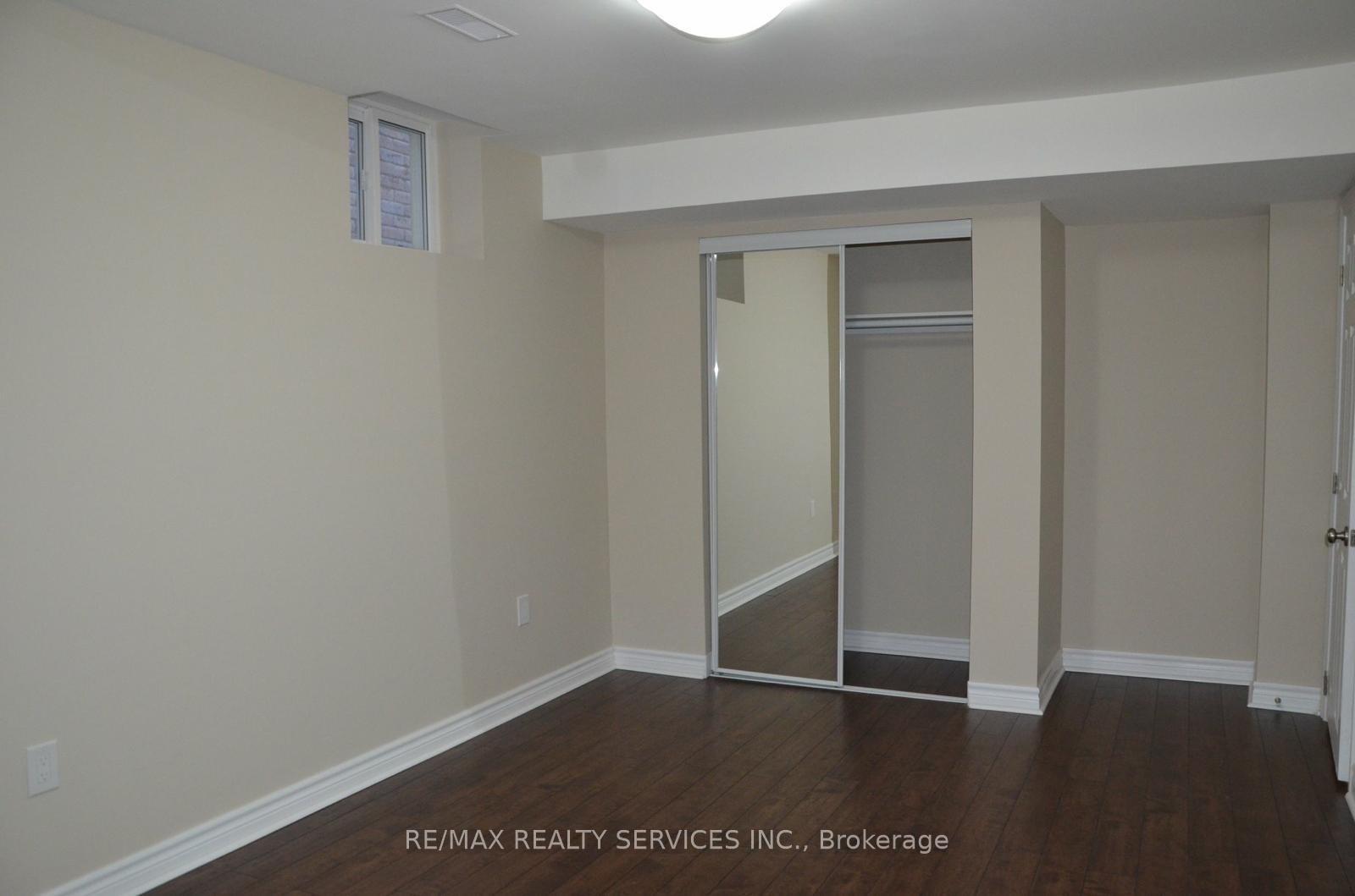 Photo 10 of 9 Beechmont Drive, Brampton, Credit Valley — HOMEH