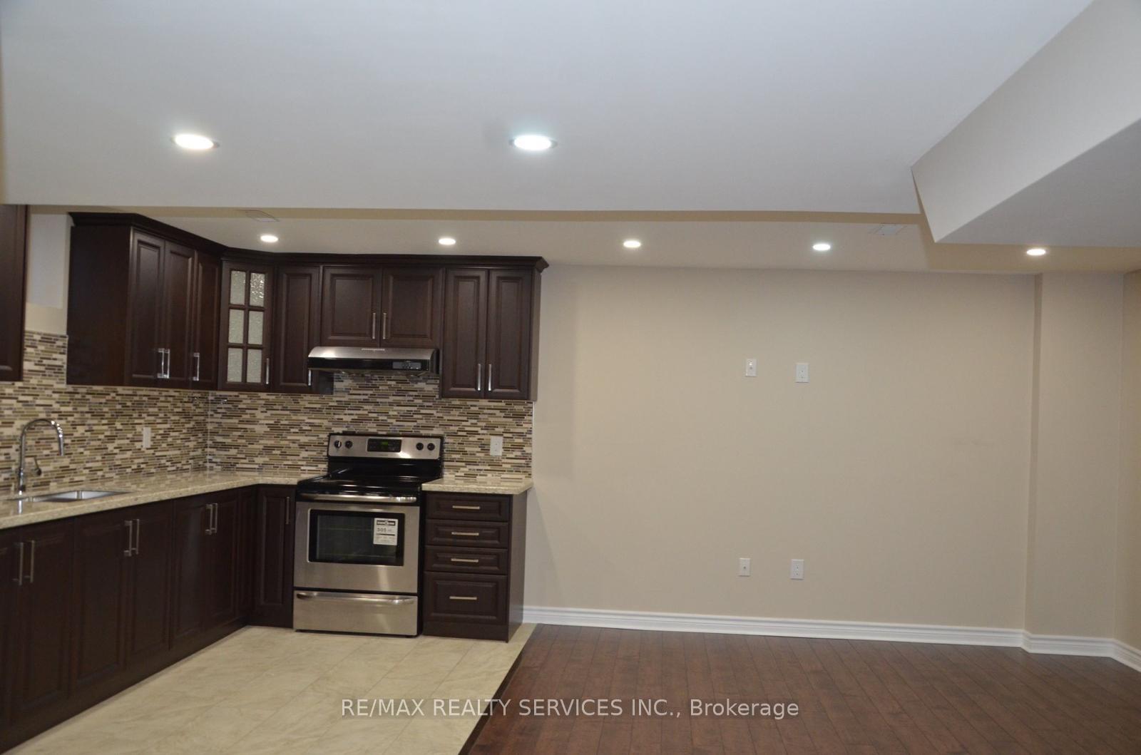 Photo 5 of 9 Beechmont Drive, Brampton, Credit Valley — HOMEH