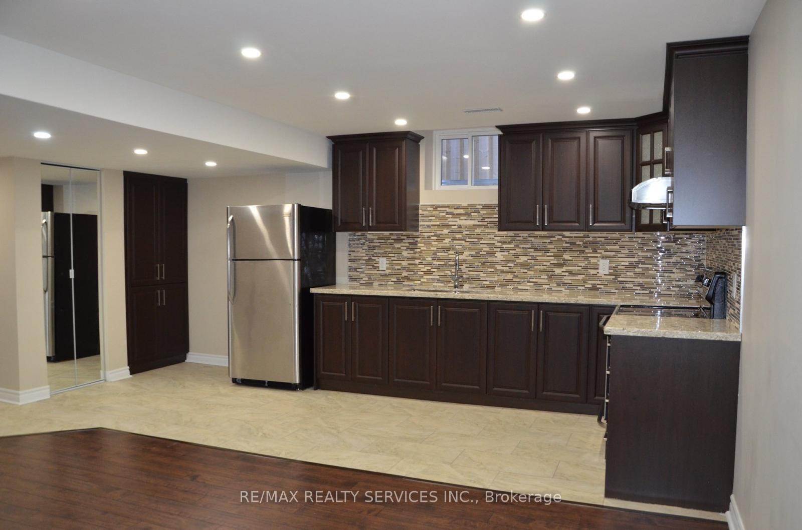 Photo 12 of 9 Beechmont Drive, Brampton, Credit Valley — HOMEH