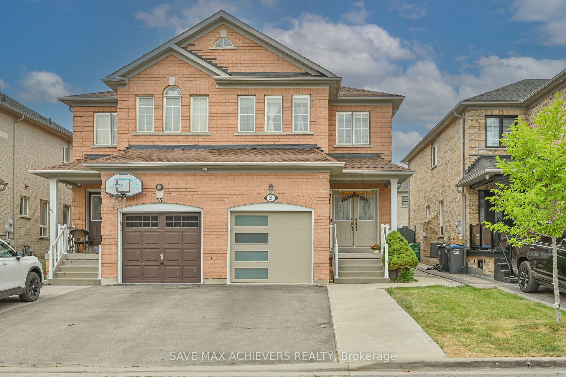 Front of 21 Riverplace Crescent