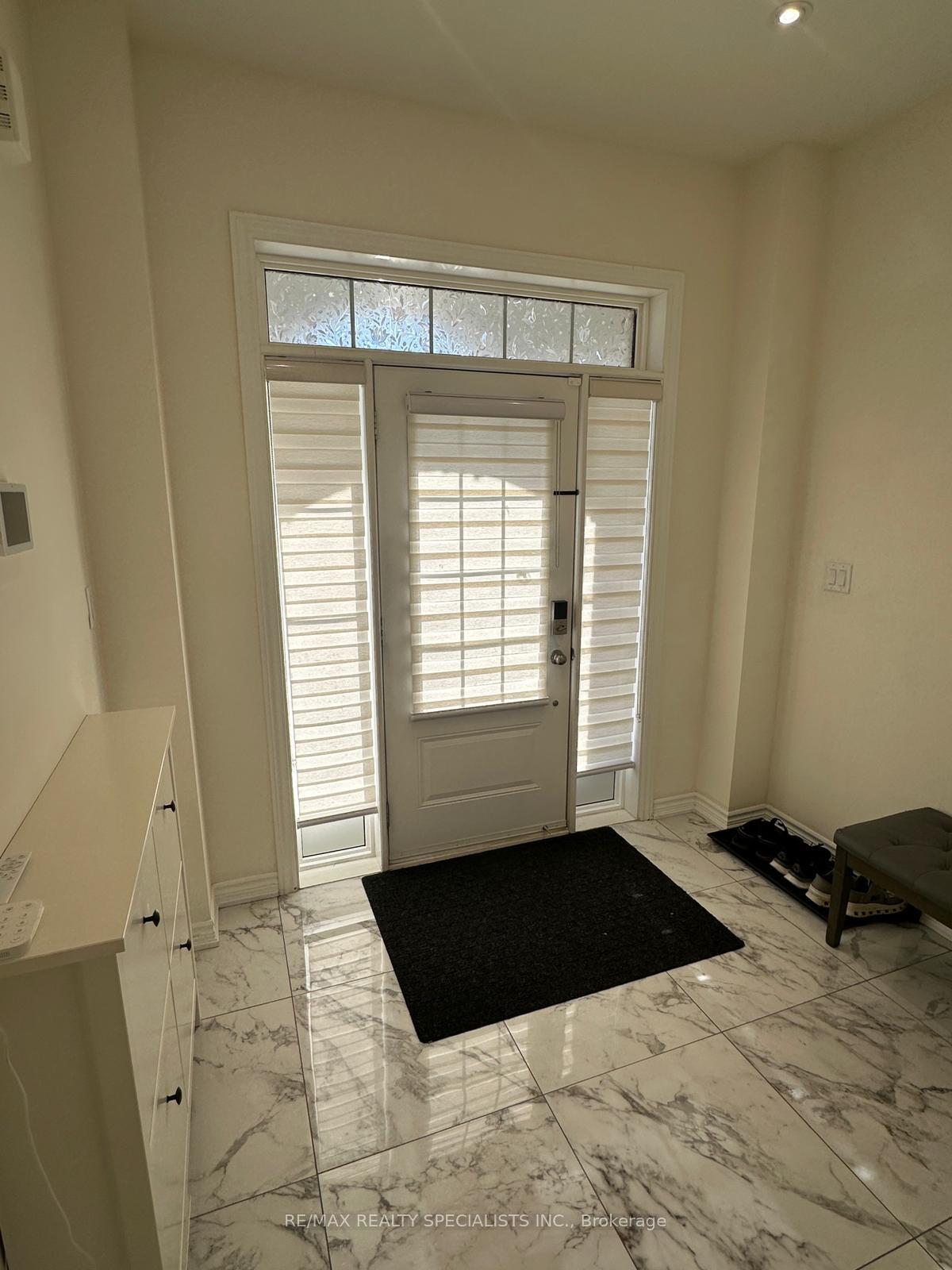Photo 4 of Unit MAIN AND UPPER, 19 Thornvalley Terrace, Caledon, Rural Caledon — HOMEH