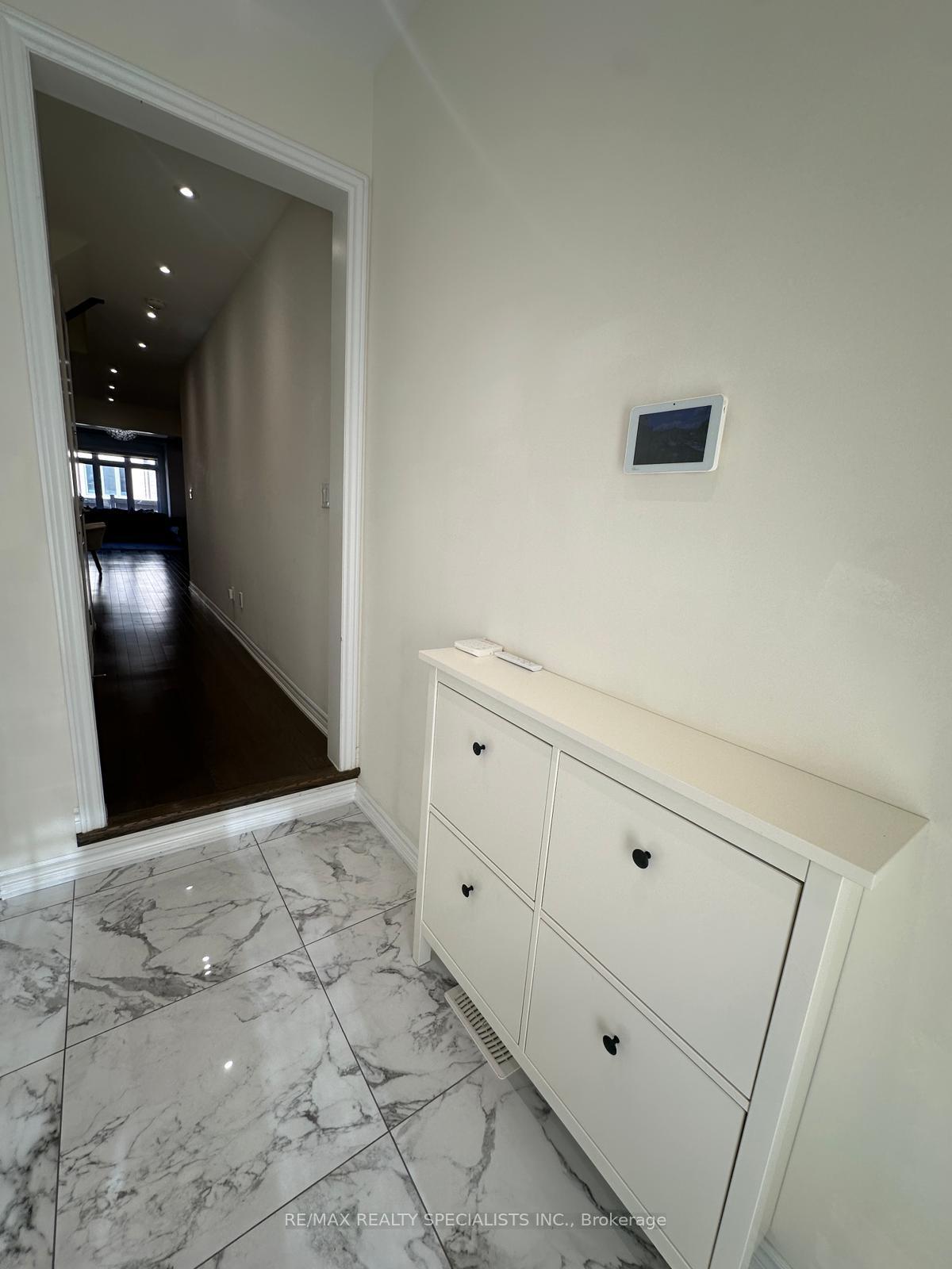 Photo 3 of Unit MAIN AND UPPER, 19 Thornvalley Terrace, Caledon, Rural Caledon — HOMEH