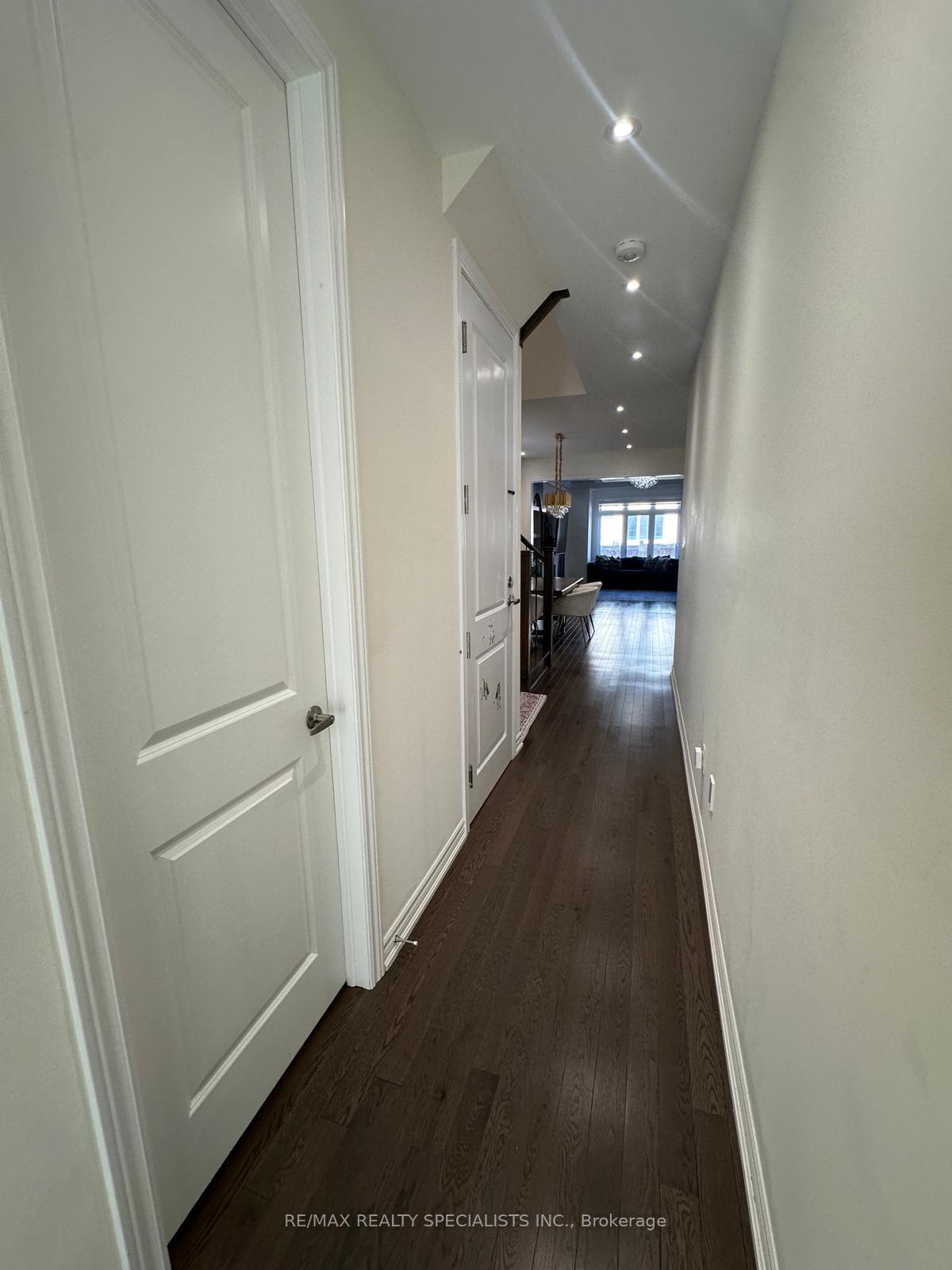 Photo 5 of Unit MAIN AND UPPER, 19 Thornvalley Terrace, Caledon, Rural Caledon — HOMEH