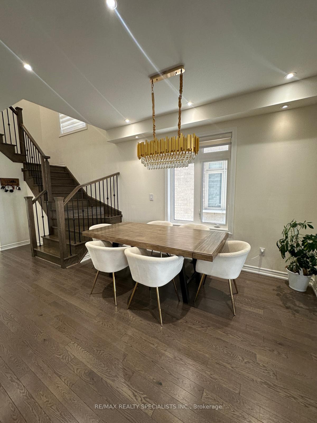 Photo 10 of Unit MAIN AND UPPER, 19 Thornvalley Terrace, Caledon, Rural Caledon — HOMEH