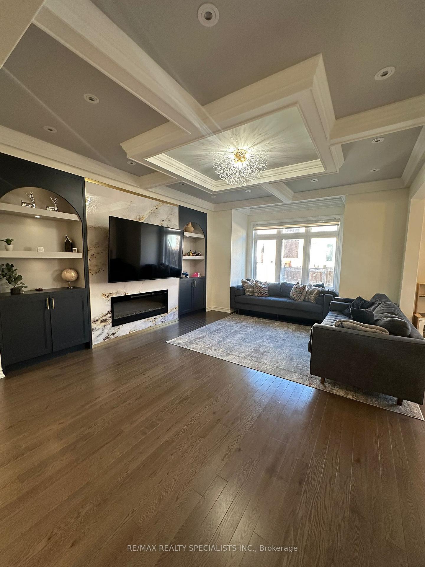 Photo 9 of Unit MAIN AND UPPER, 19 Thornvalley Terrace, Caledon, Rural Caledon — HOMEH