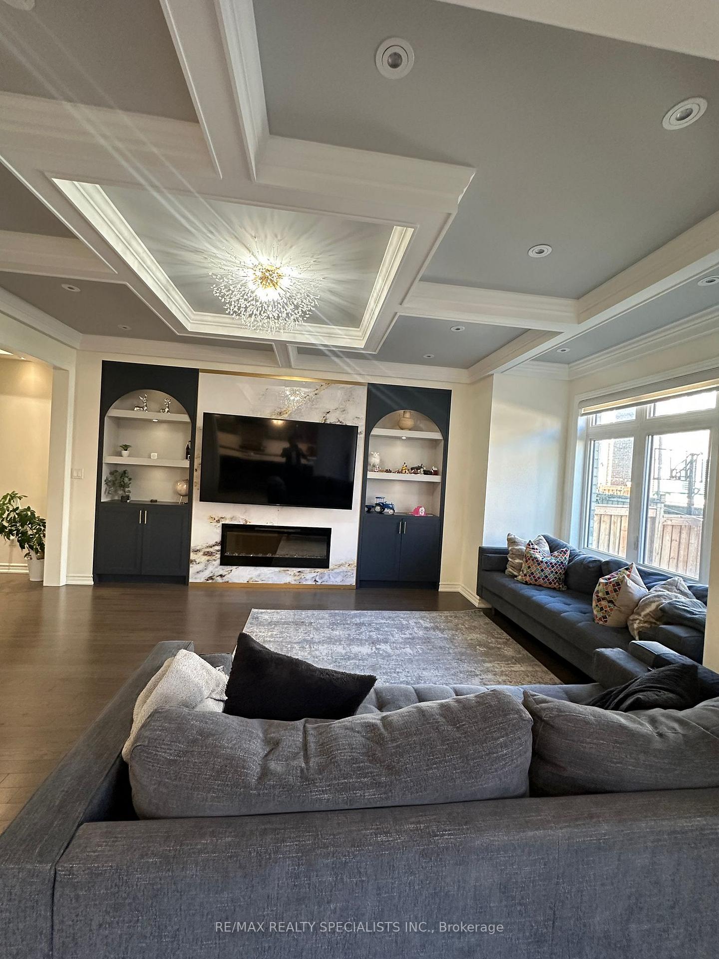Photo 11 of Unit MAIN AND UPPER, 19 Thornvalley Terrace, Caledon, Rural Caledon — HOMEH