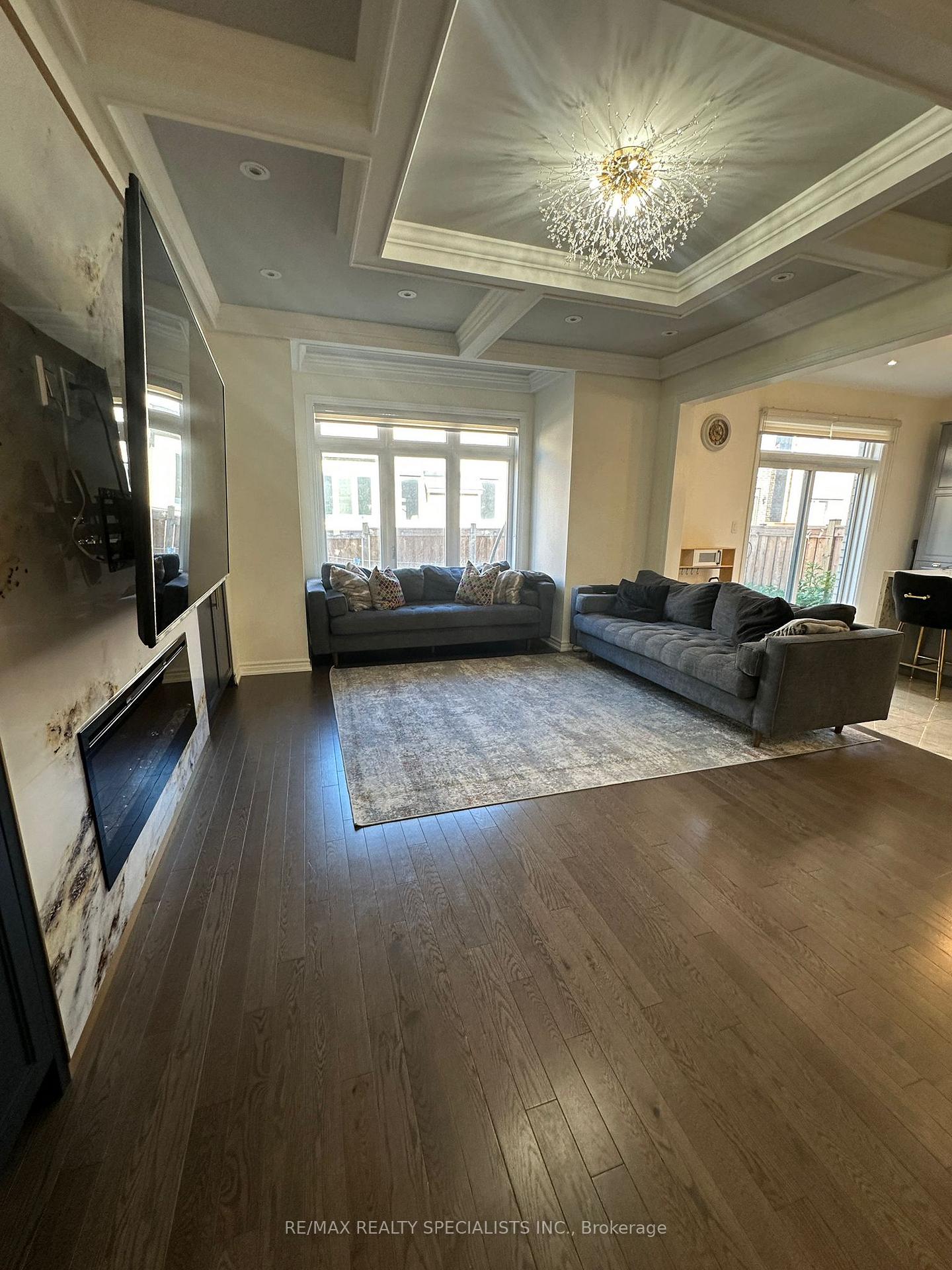 Photo 6 of Unit MAIN AND UPPER, 19 Thornvalley Terrace, Caledon, Rural Caledon — HOMEH