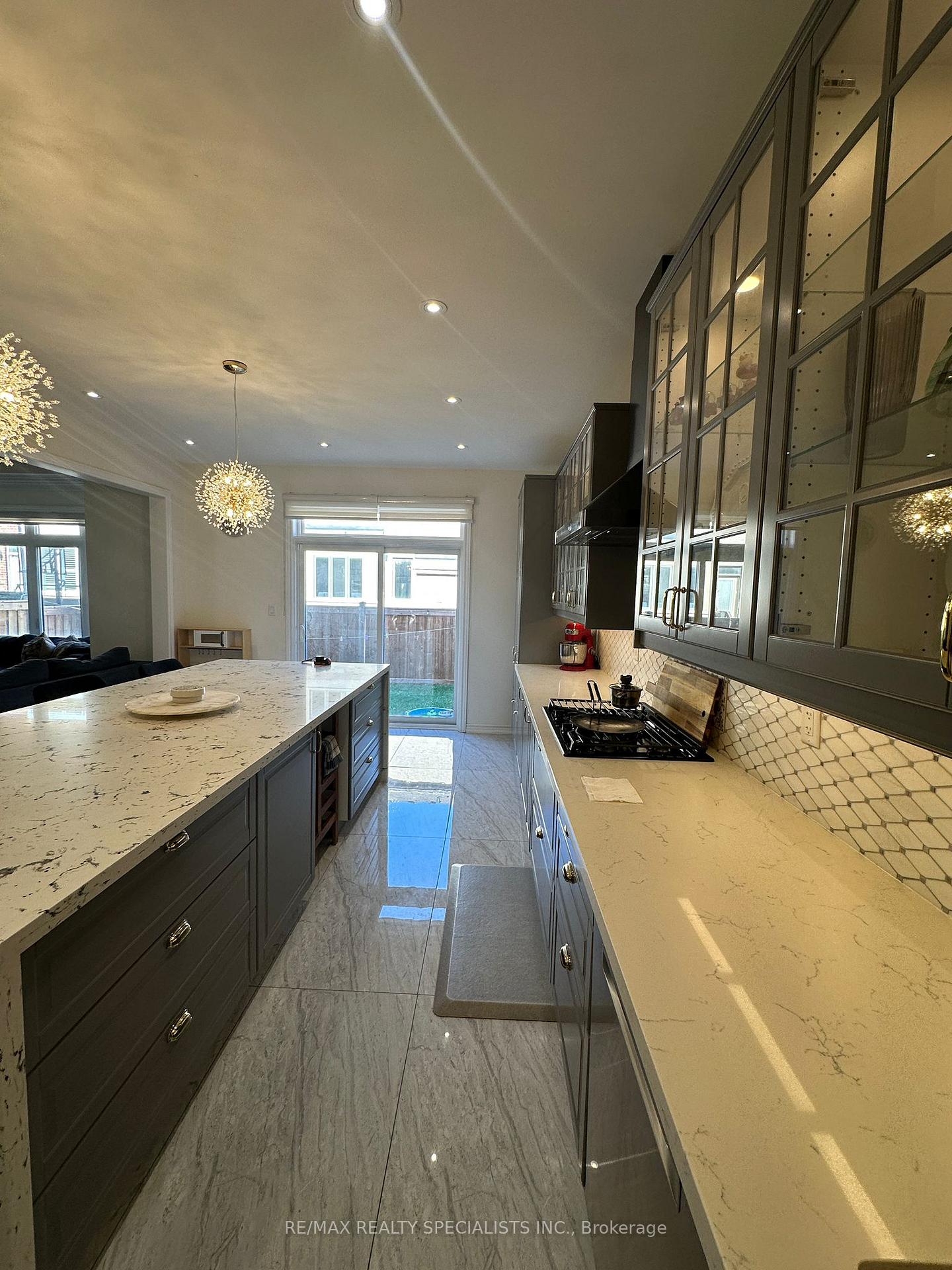 Photo 13 of Unit MAIN AND UPPER, 19 Thornvalley Terrace, Caledon, Rural Caledon — HOMEH