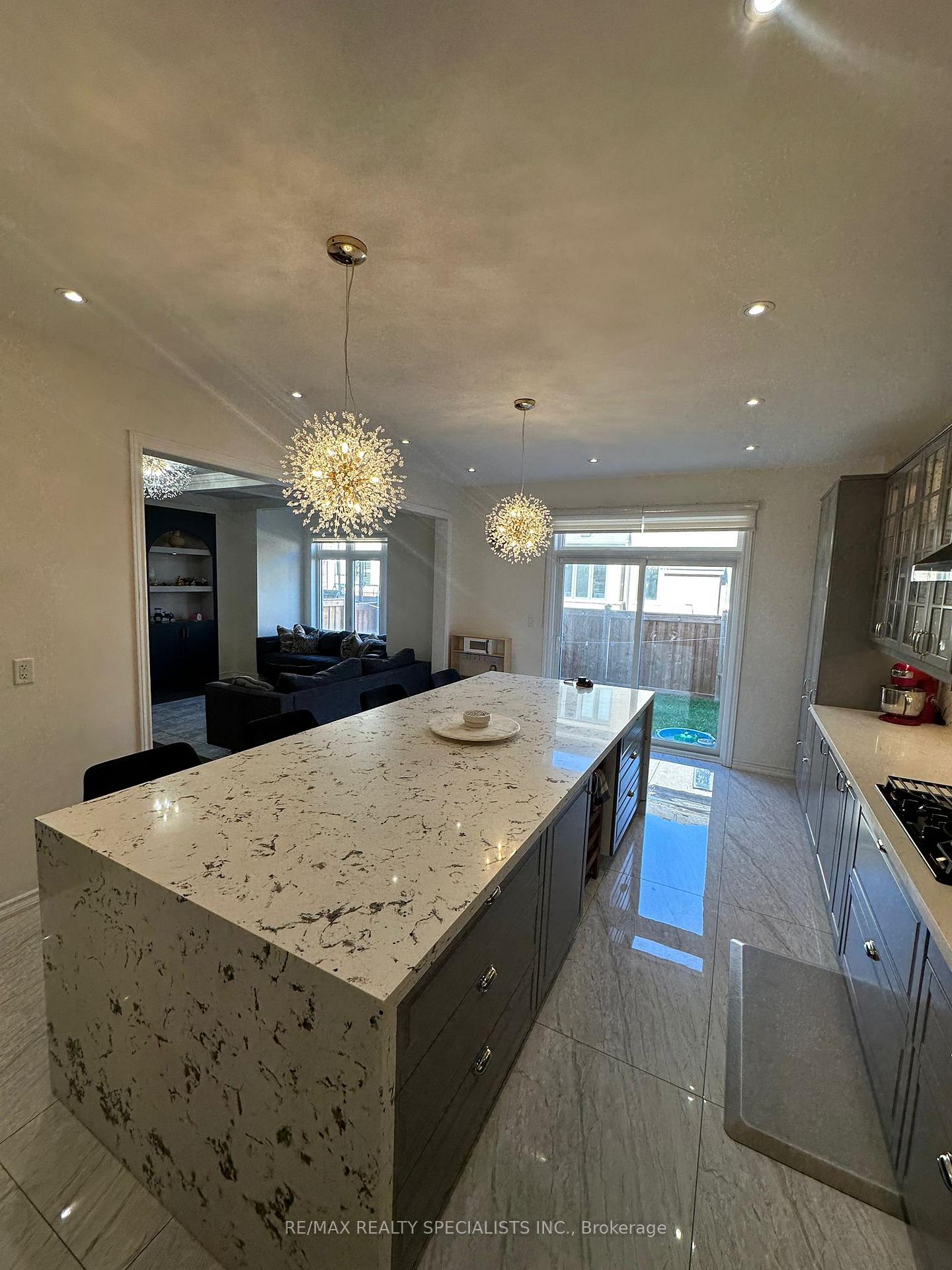 Photo 14 of Unit MAIN AND UPPER, 19 Thornvalley Terrace, Caledon, Rural Caledon — HOMEH