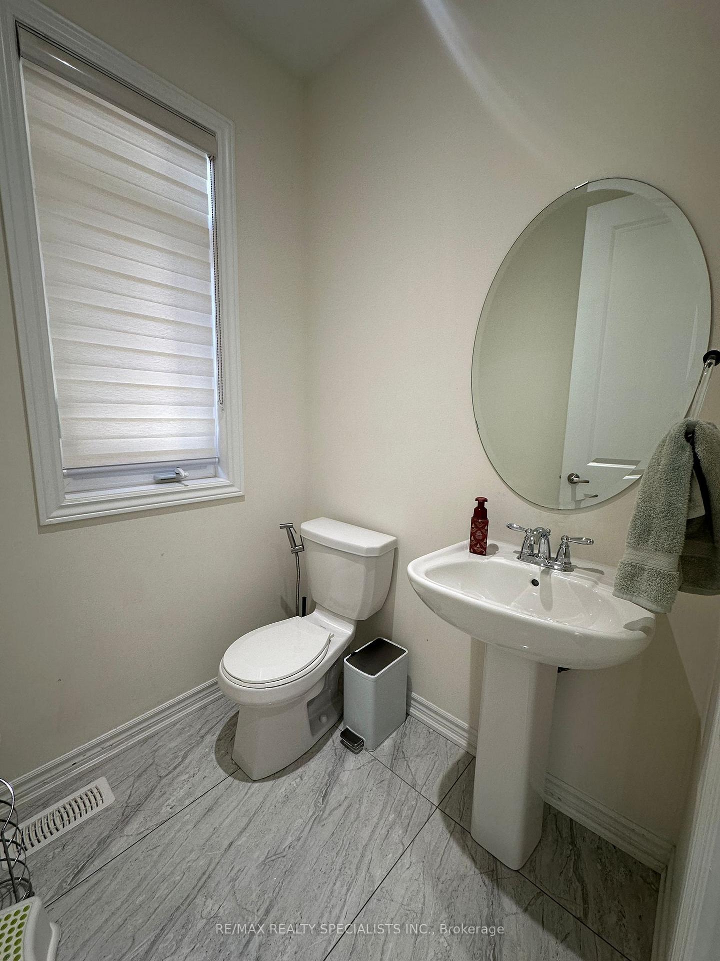 Photo 15 of Unit MAIN AND UPPER, 19 Thornvalley Terrace, Caledon, Rural Caledon — HOMEH