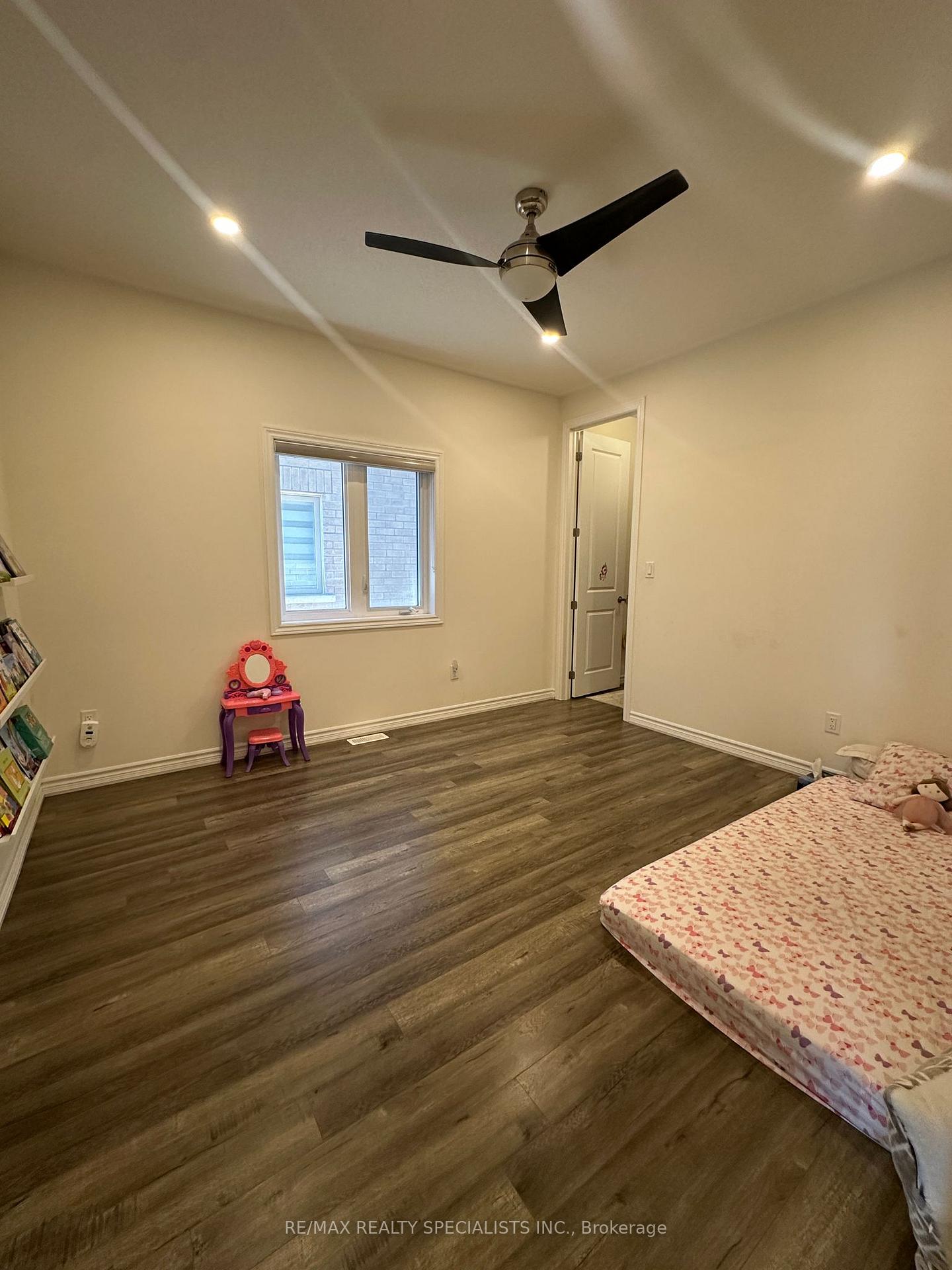 Photo 40 of Unit MAIN AND UPPER, 19 Thornvalley Terrace, Caledon, Rural Caledon — HOMEH