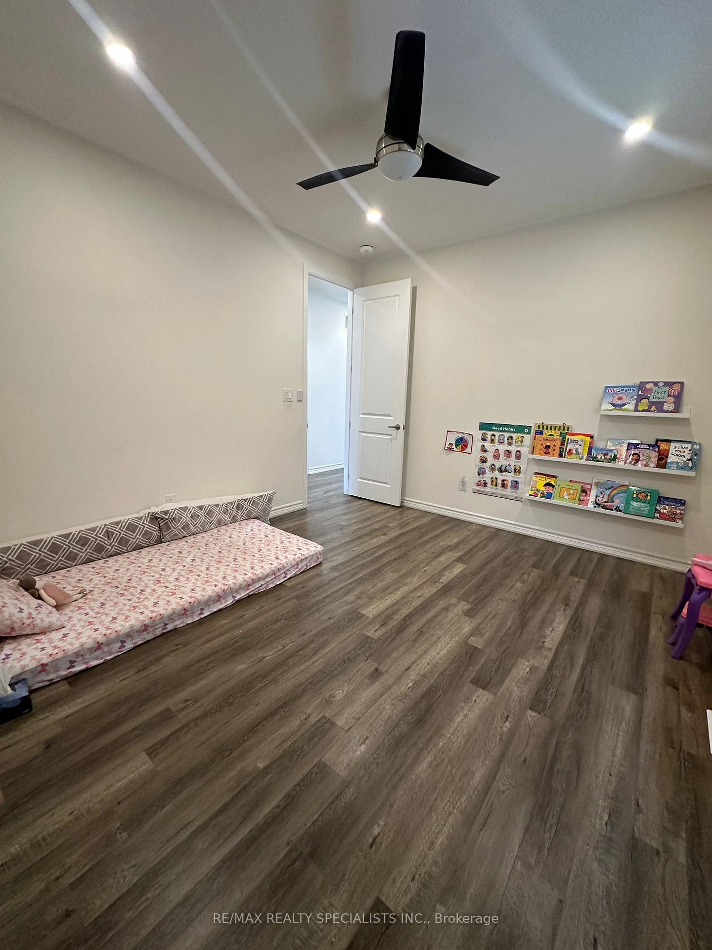 Photo 18 of Unit MAIN AND UPPER, 19 Thornvalley Terrace, Caledon, Rural Caledon — HOMEH