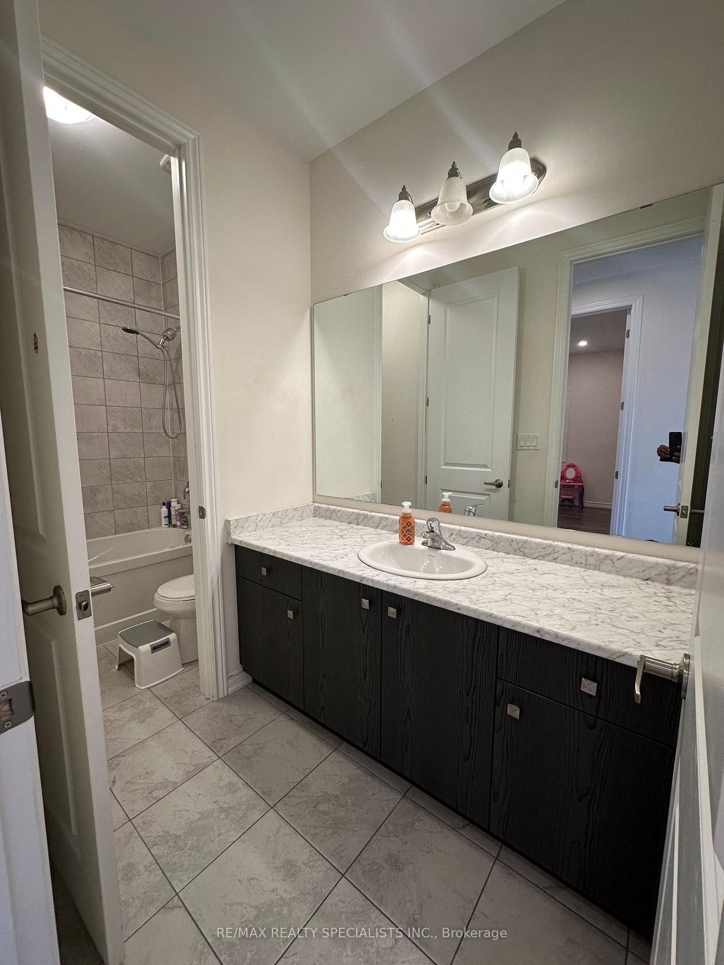 Photo 24 of Unit MAIN AND UPPER, 19 Thornvalley Terrace, Caledon, Rural Caledon — HOMEH
