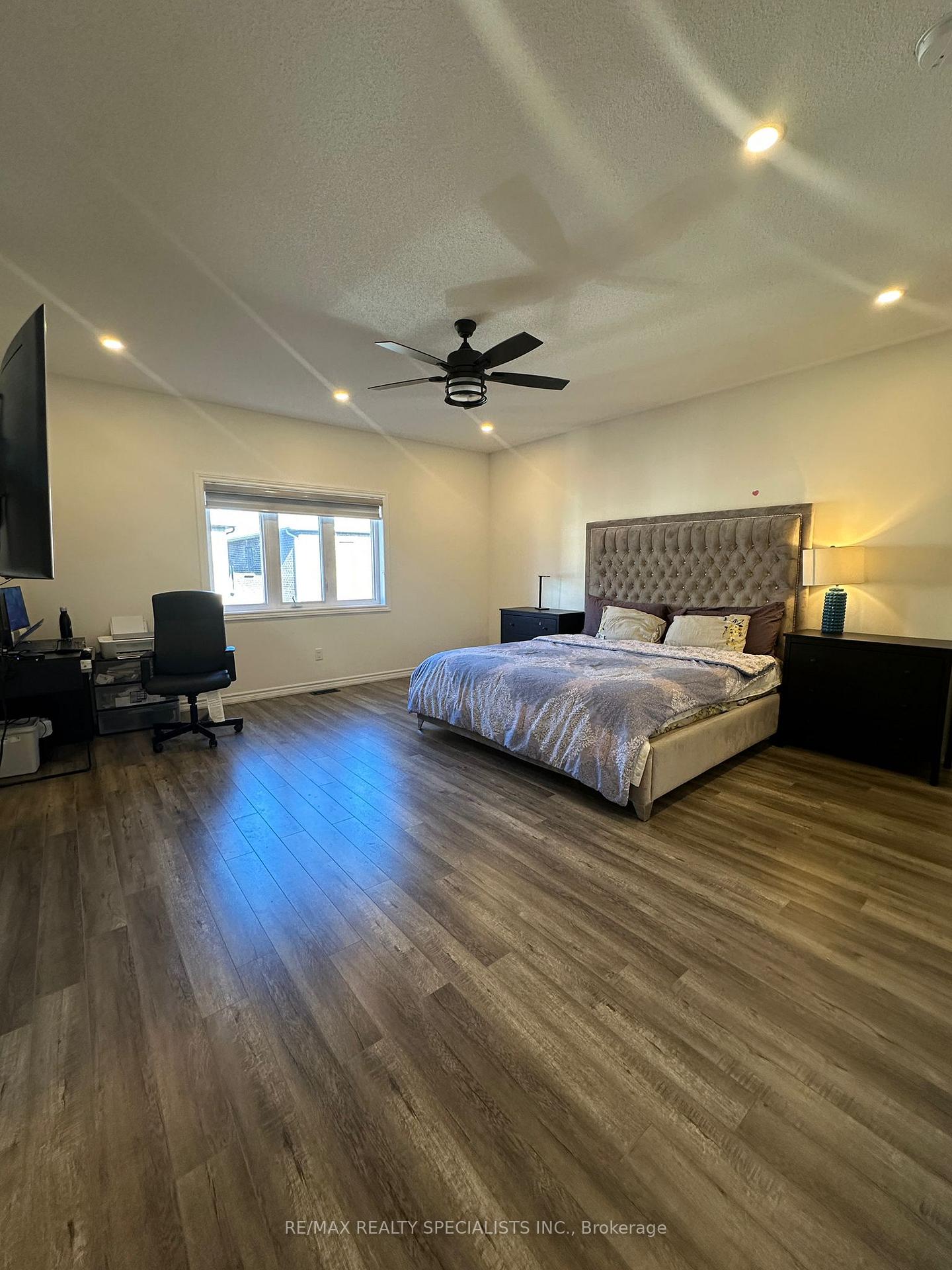 Photo 31 of Unit MAIN AND UPPER, 19 Thornvalley Terrace, Caledon, Rural Caledon — HOMEH