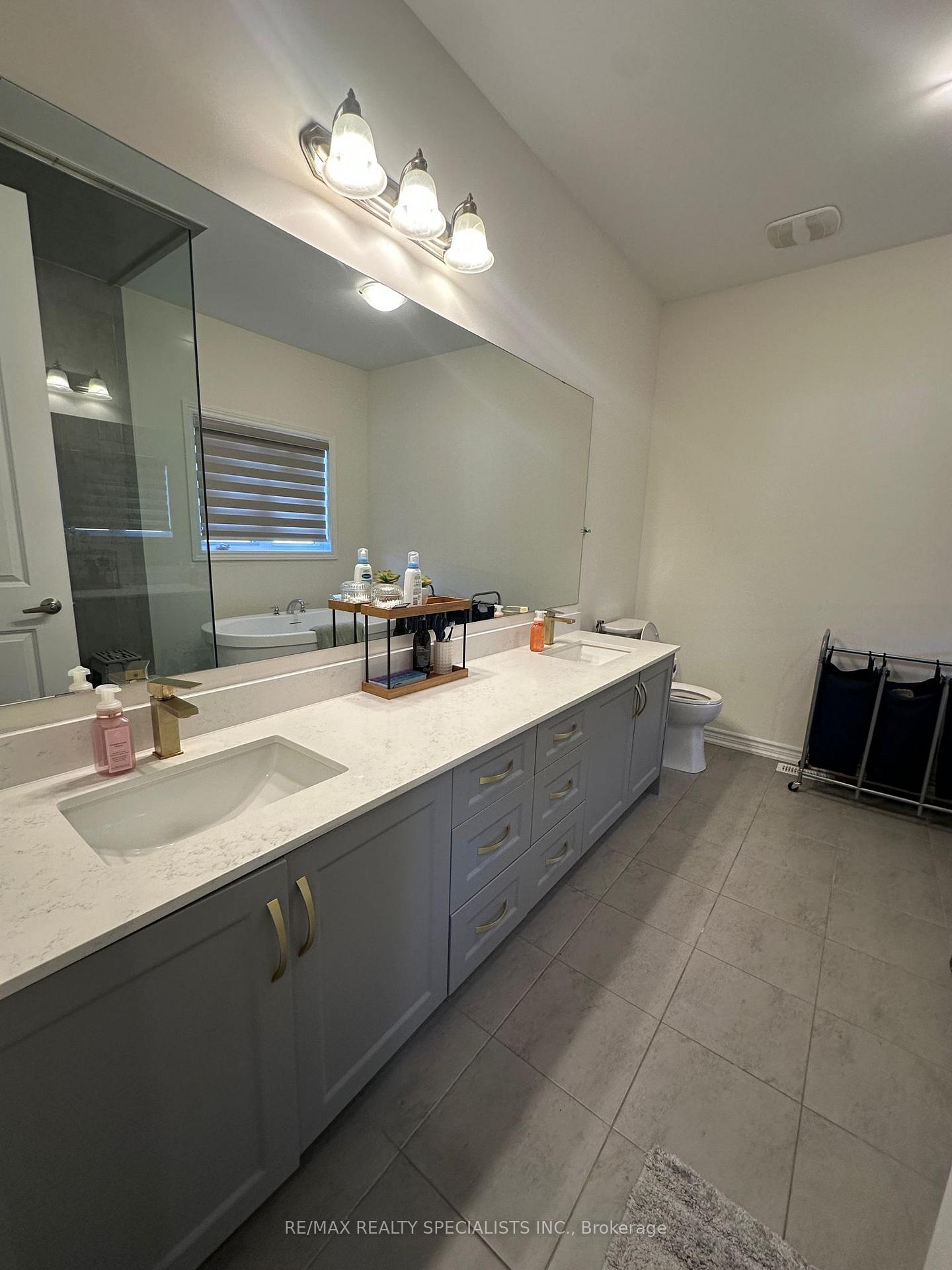 Photo 36 of Unit MAIN AND UPPER, 19 Thornvalley Terrace, Caledon, Rural Caledon — HOMEH