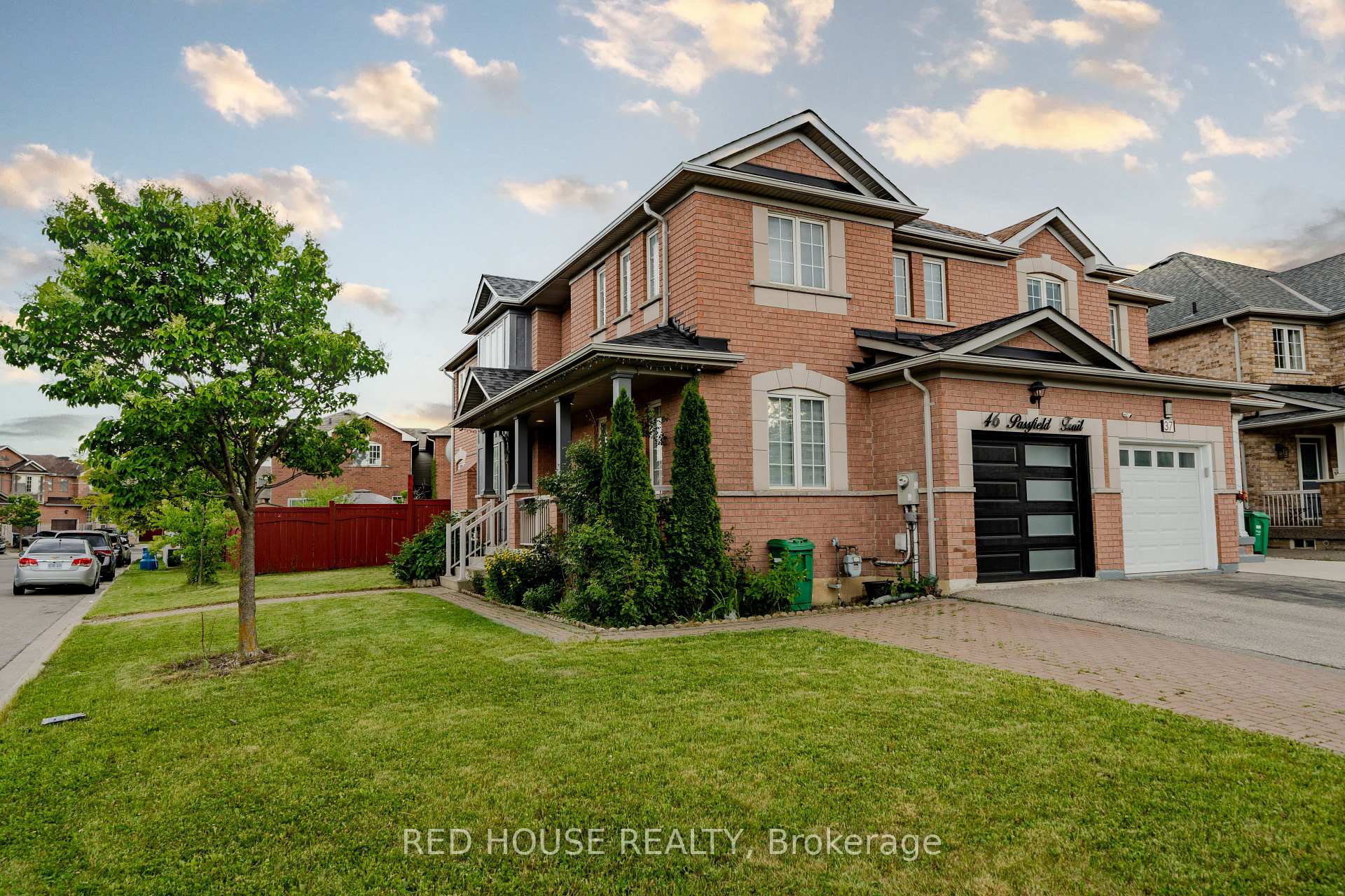 Photo 2 of 46 Passfield Trail, Brampton, Bram East — HOMEH