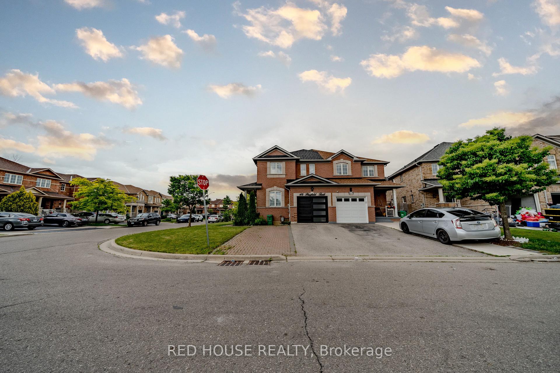 Photo 3 of 46 Passfield Trail, Brampton, Bram East — HOMEH