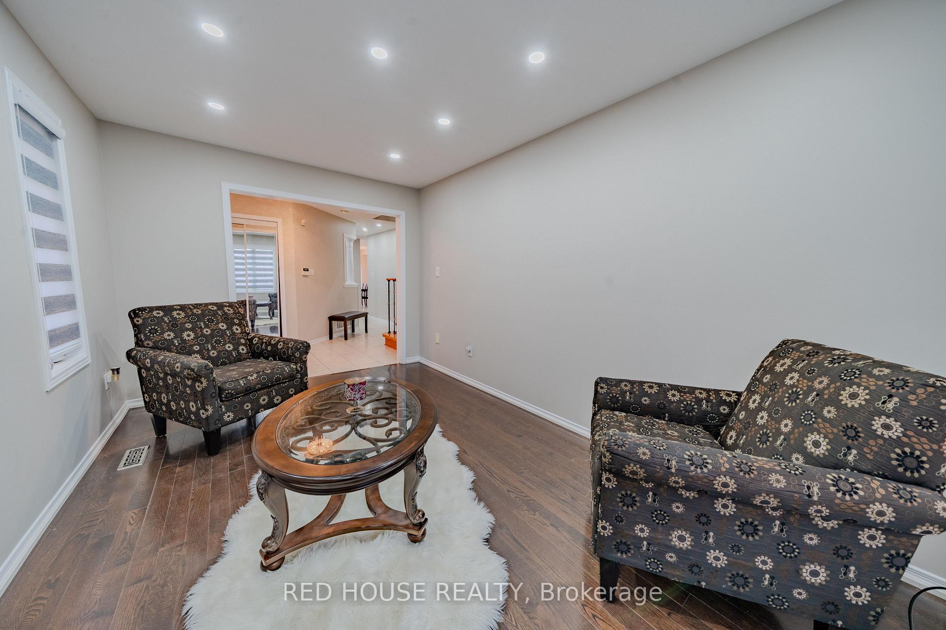 Photo 13 of 46 Passfield Trail, Brampton, Bram East — HOMEH
