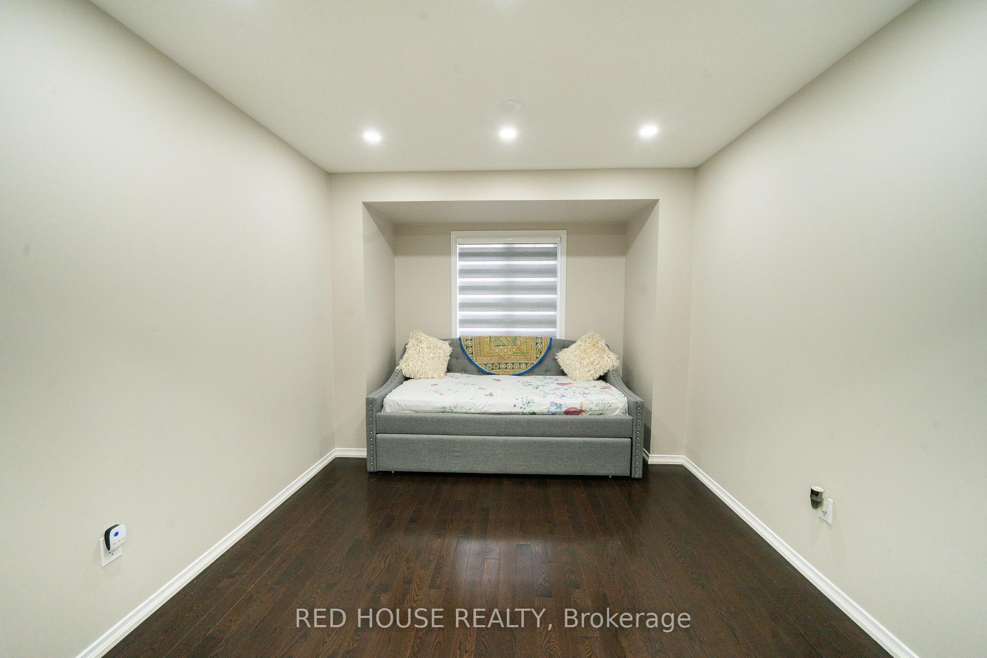 Photo 18 of 46 Passfield Trail, Brampton, Bram East — HOMEH