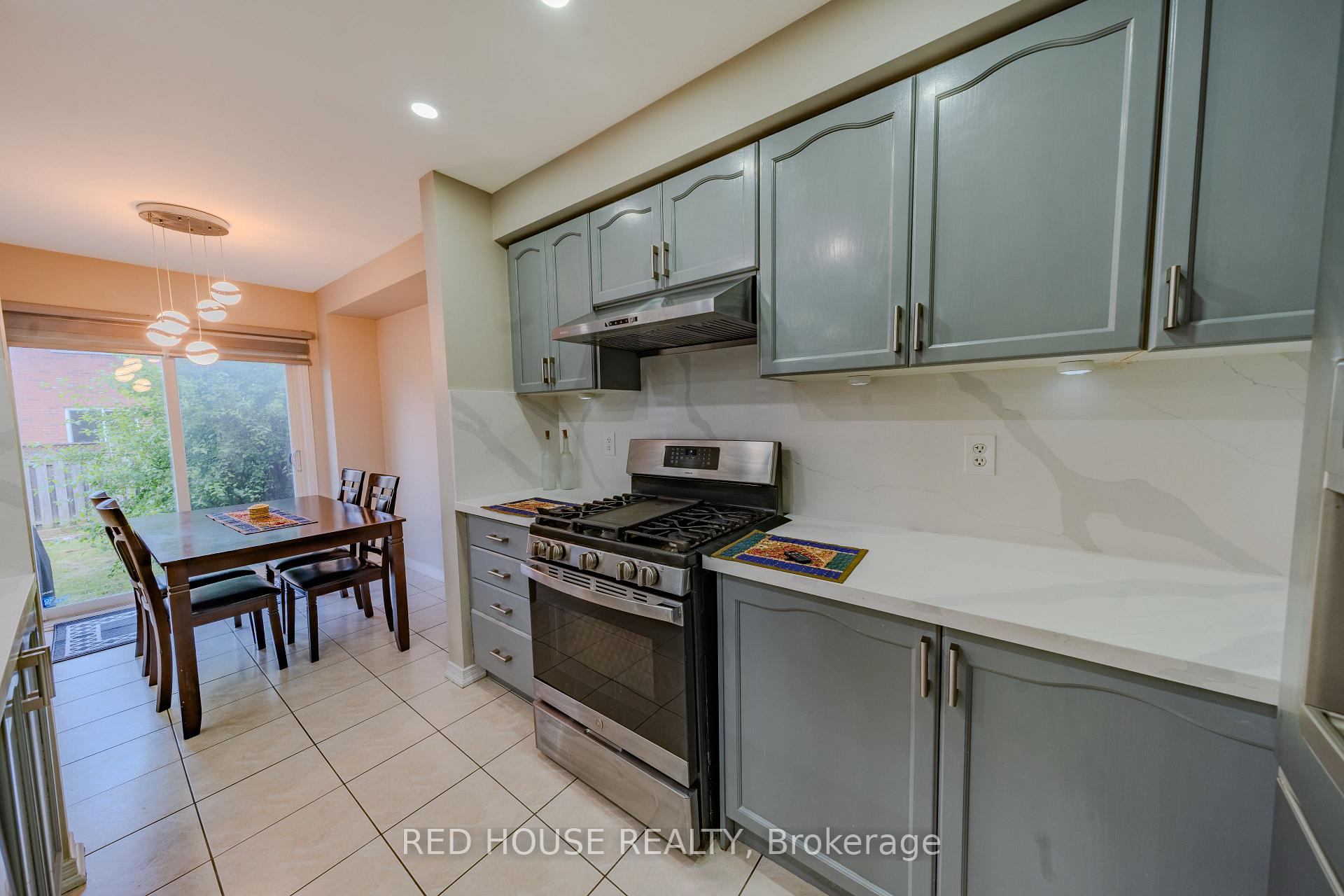 Photo 32 of 46 Passfield Trail, Brampton, Bram East — HOMEH