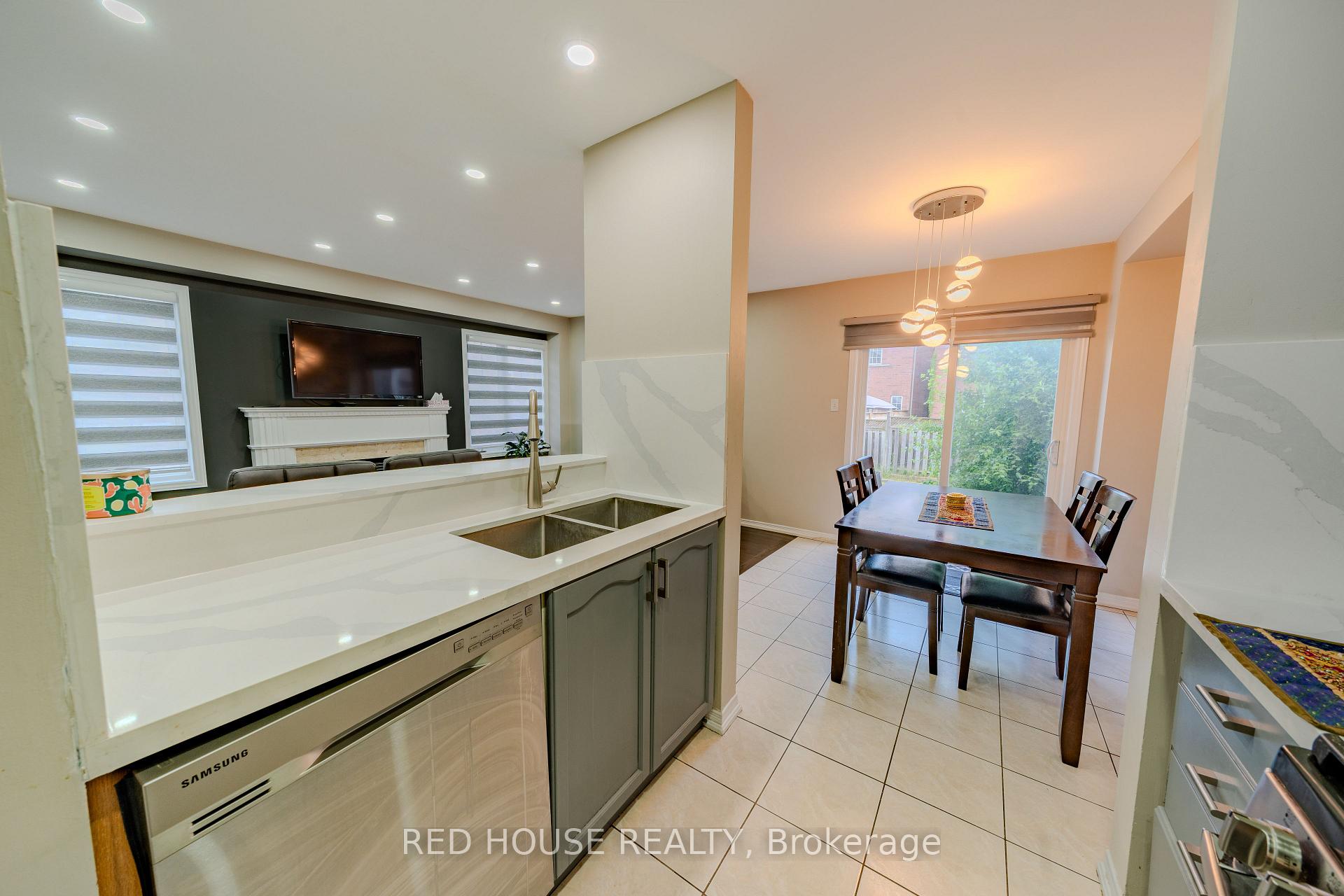Photo 33 of 46 Passfield Trail, Brampton, Bram East — HOMEH