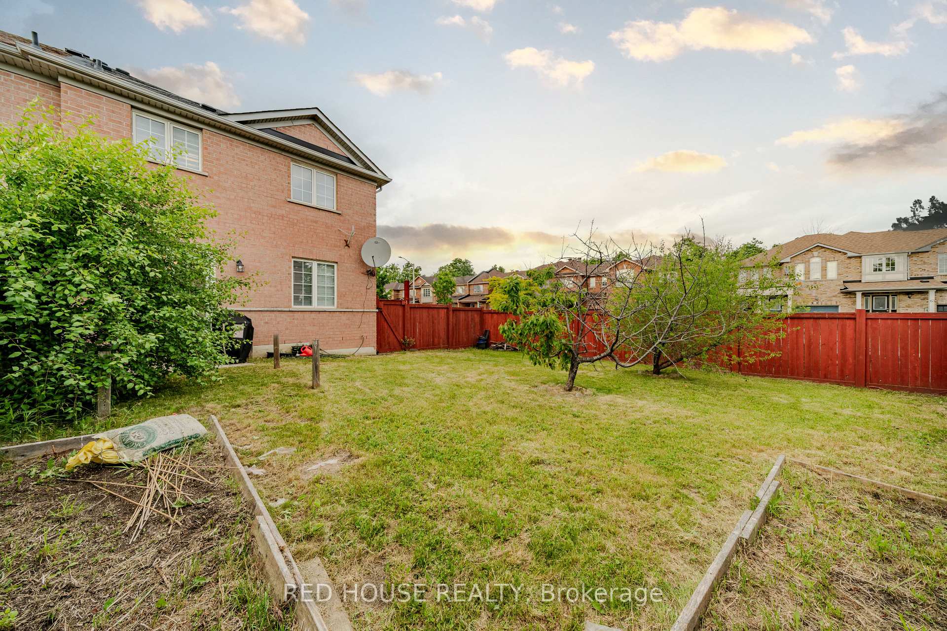 Photo 50 of 46 Passfield Trail, Brampton, Bram East — HOMEH