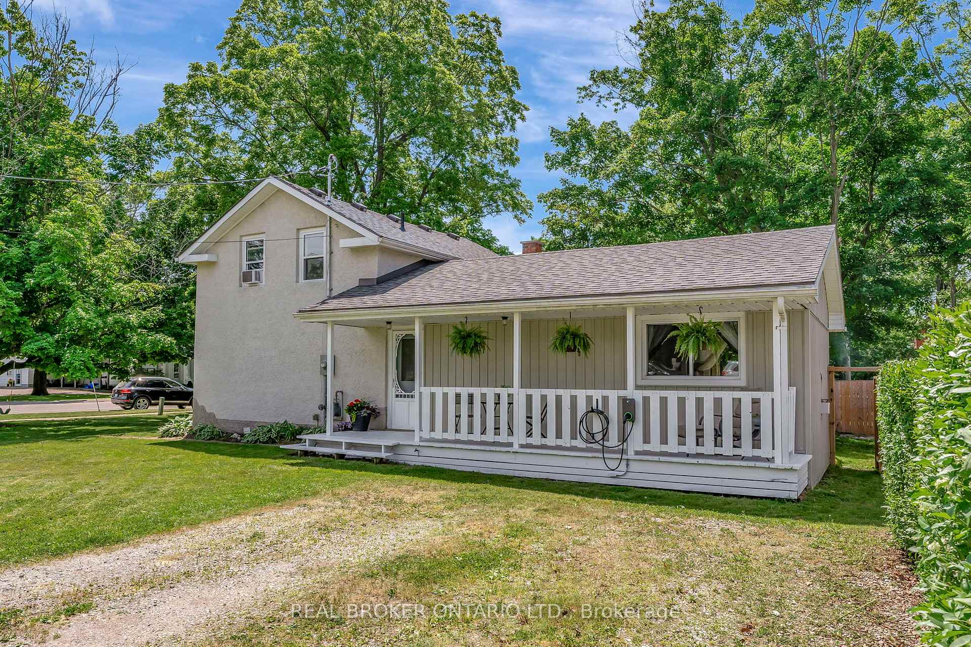 Photo 2 of 5 Maple Avenue N, Brant, Burford — HOMEH