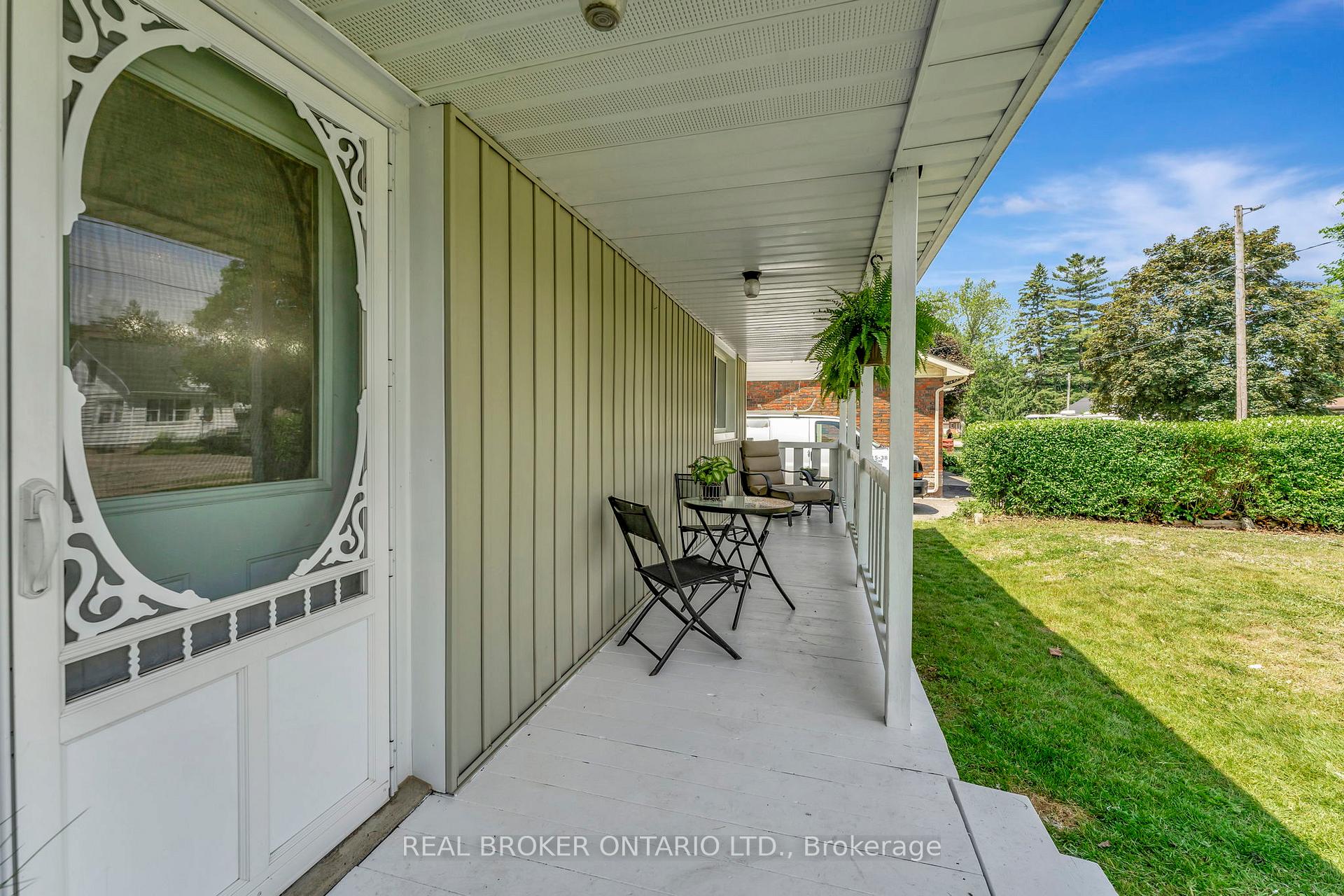 Photo 4 of 5 Maple Avenue N, Brant, Burford — HOMEH