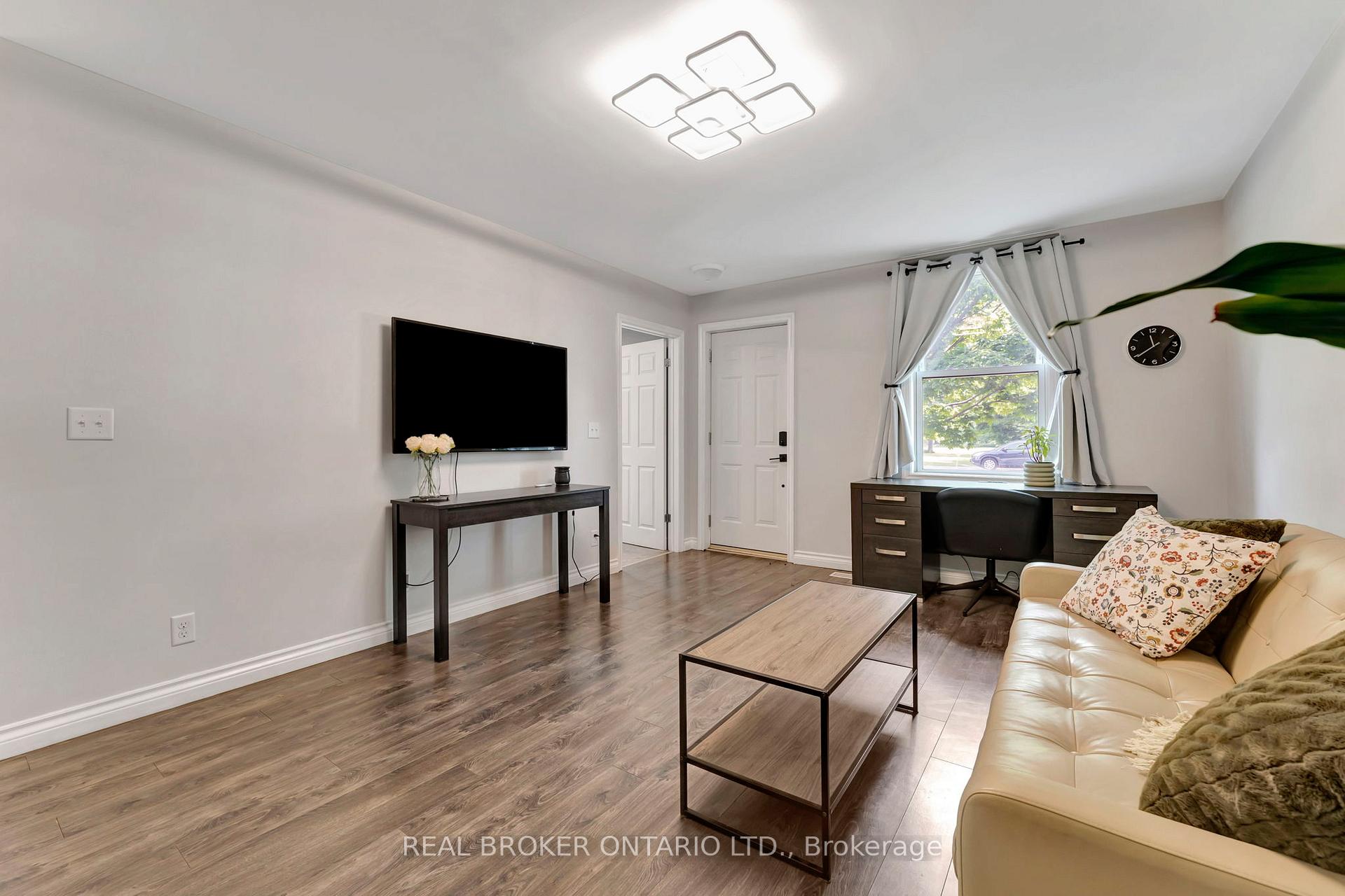 Photo 5 of 5 Maple Avenue N, Brant, Burford — HOMEH