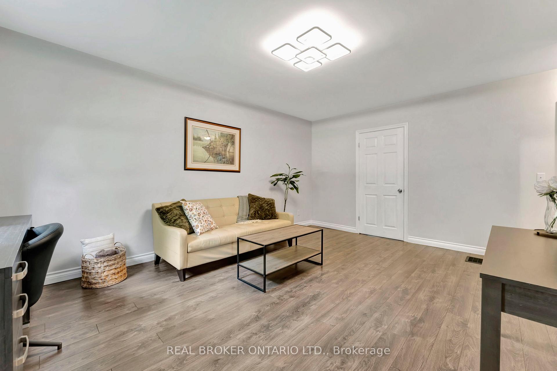 Photo 7 of 5 Maple Avenue N, Brant, Burford — HOMEH