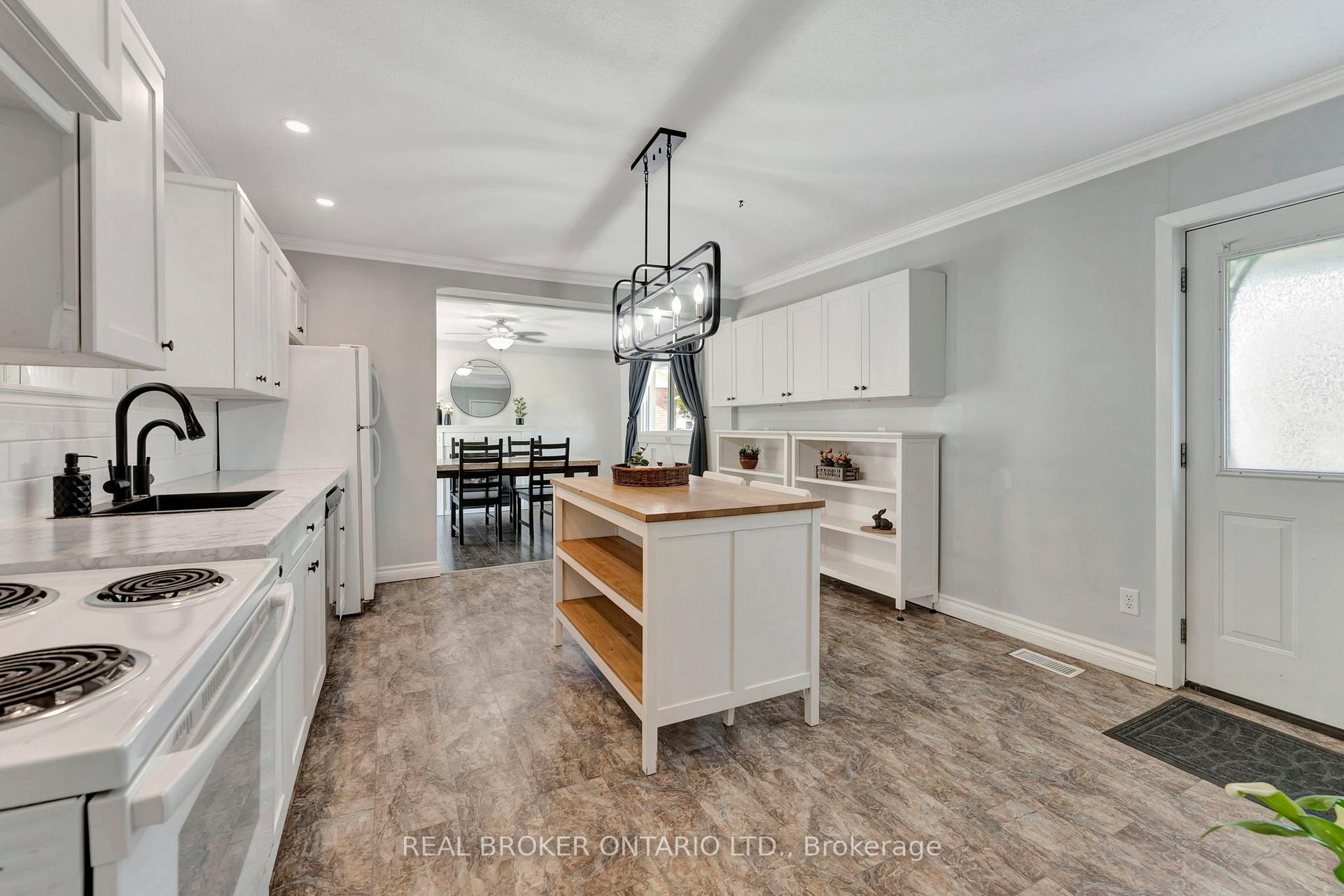 Photo 8 of 5 Maple Avenue N, Brant, Burford — HOMEH