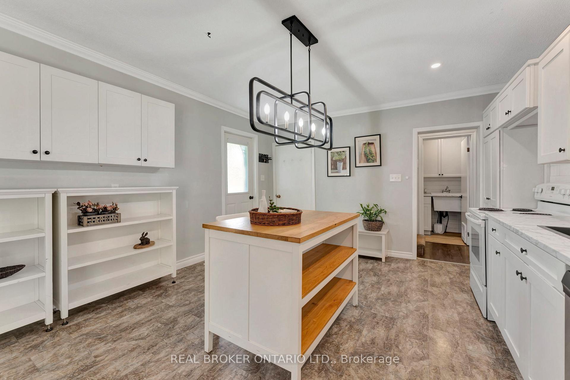 Photo 10 of 5 Maple Avenue N, Brant, Burford — HOMEH