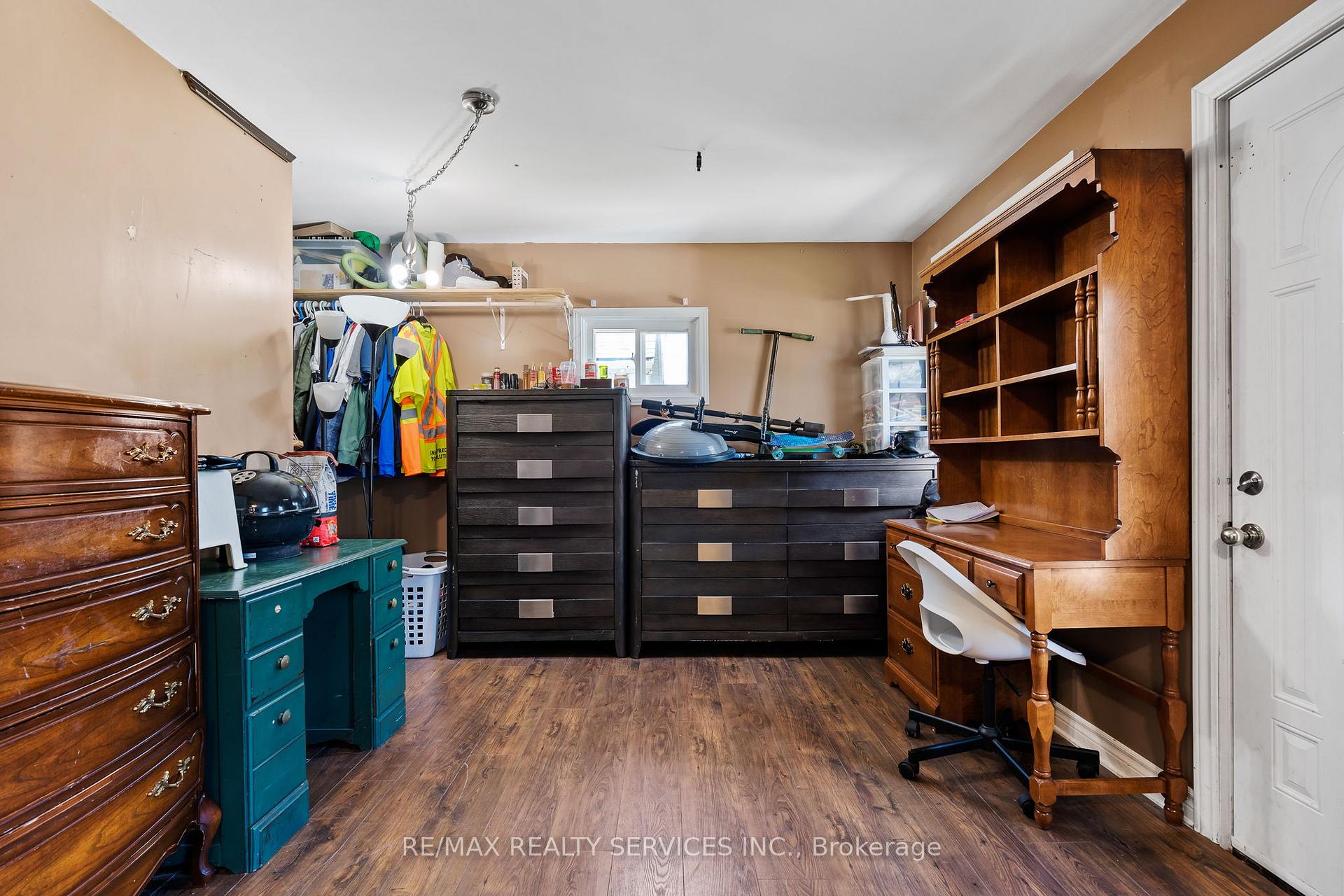 Photo 5 of 28 Alexandra Boulevard, St. Catharines, Secord Woods — HOMEH