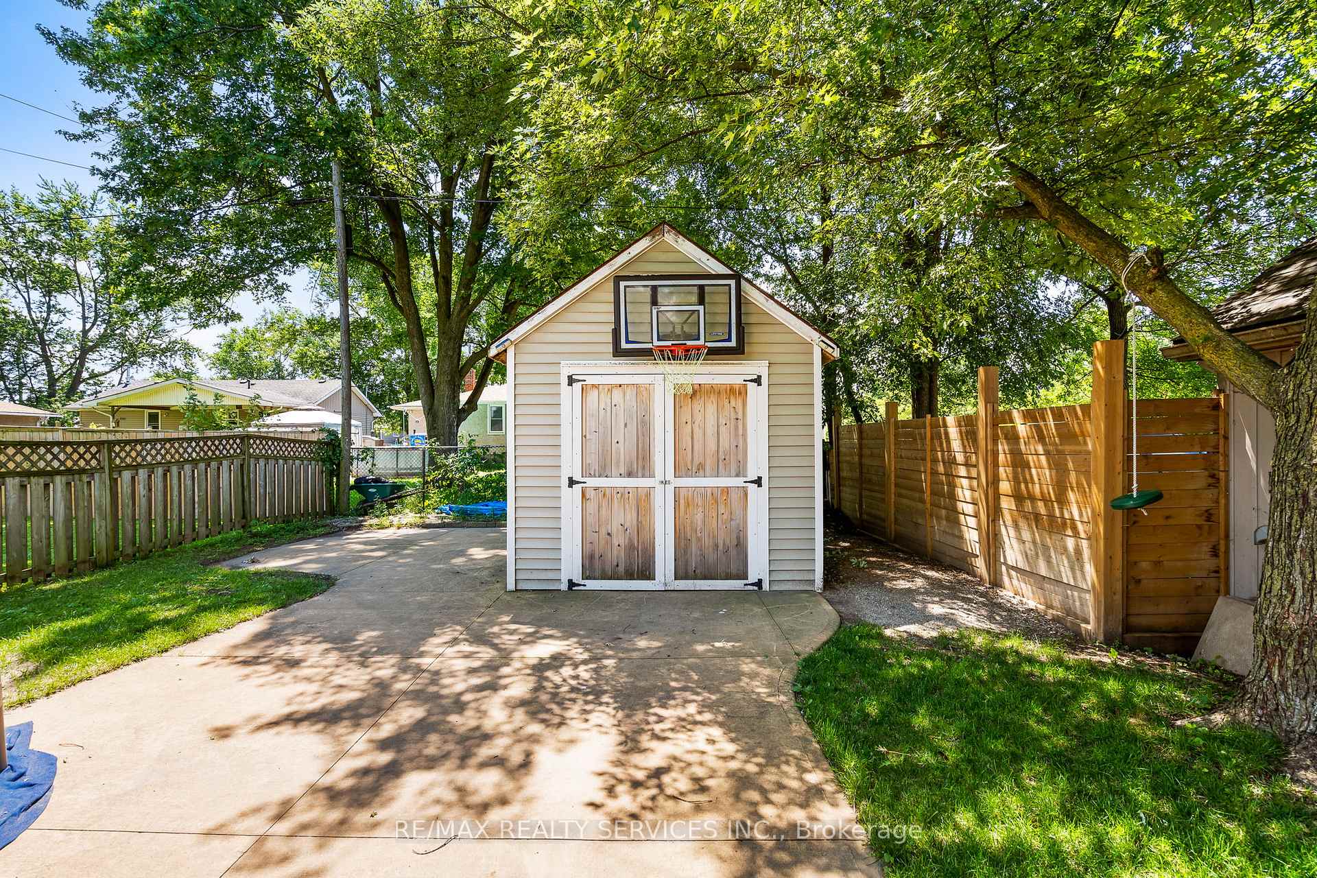 Photo 19 of 28 Alexandra Boulevard, St. Catharines, Secord Woods — HOMEH