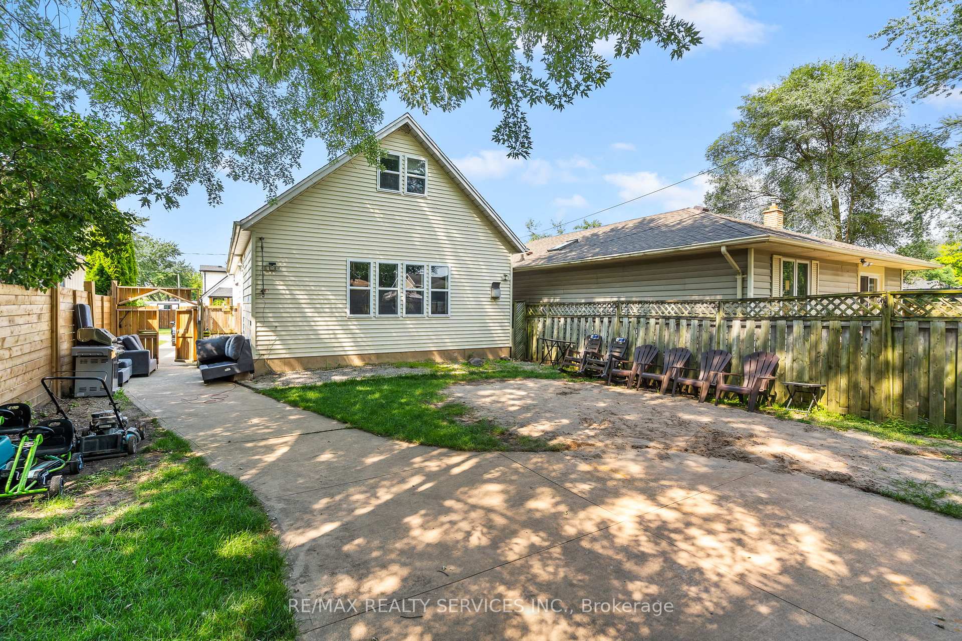 Photo 22 of 28 Alexandra Boulevard, St. Catharines, Secord Woods — HOMEH