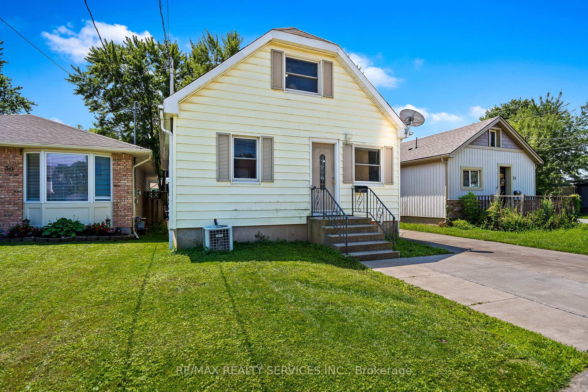 Photo 24 of 28 Alexandra Boulevard, St. Catharines, Secord Woods — HOMEH