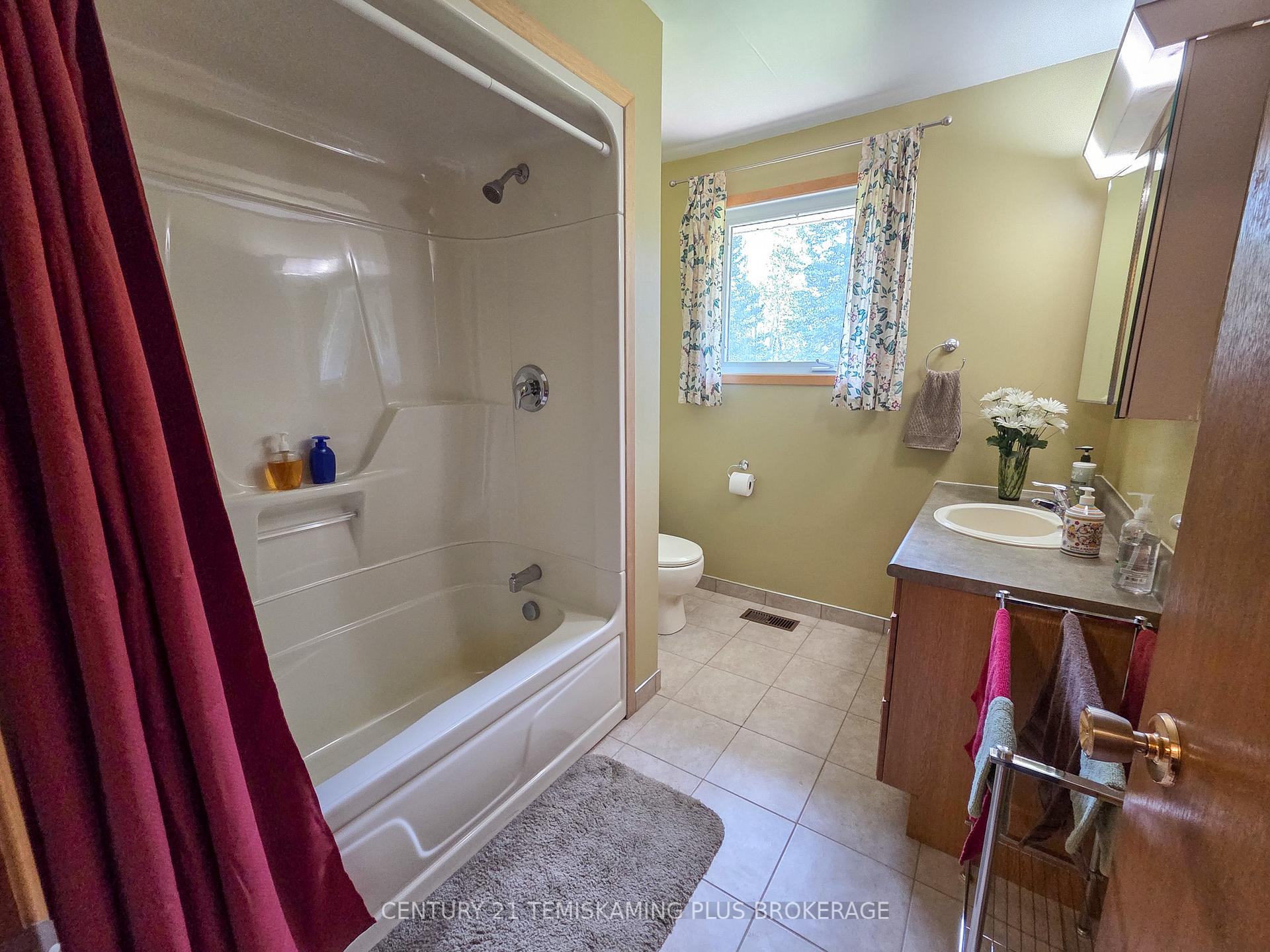 Photo 15 of 428120 Chamberlain 3 Road, Englehart, Central Timiskaming — HOMEH