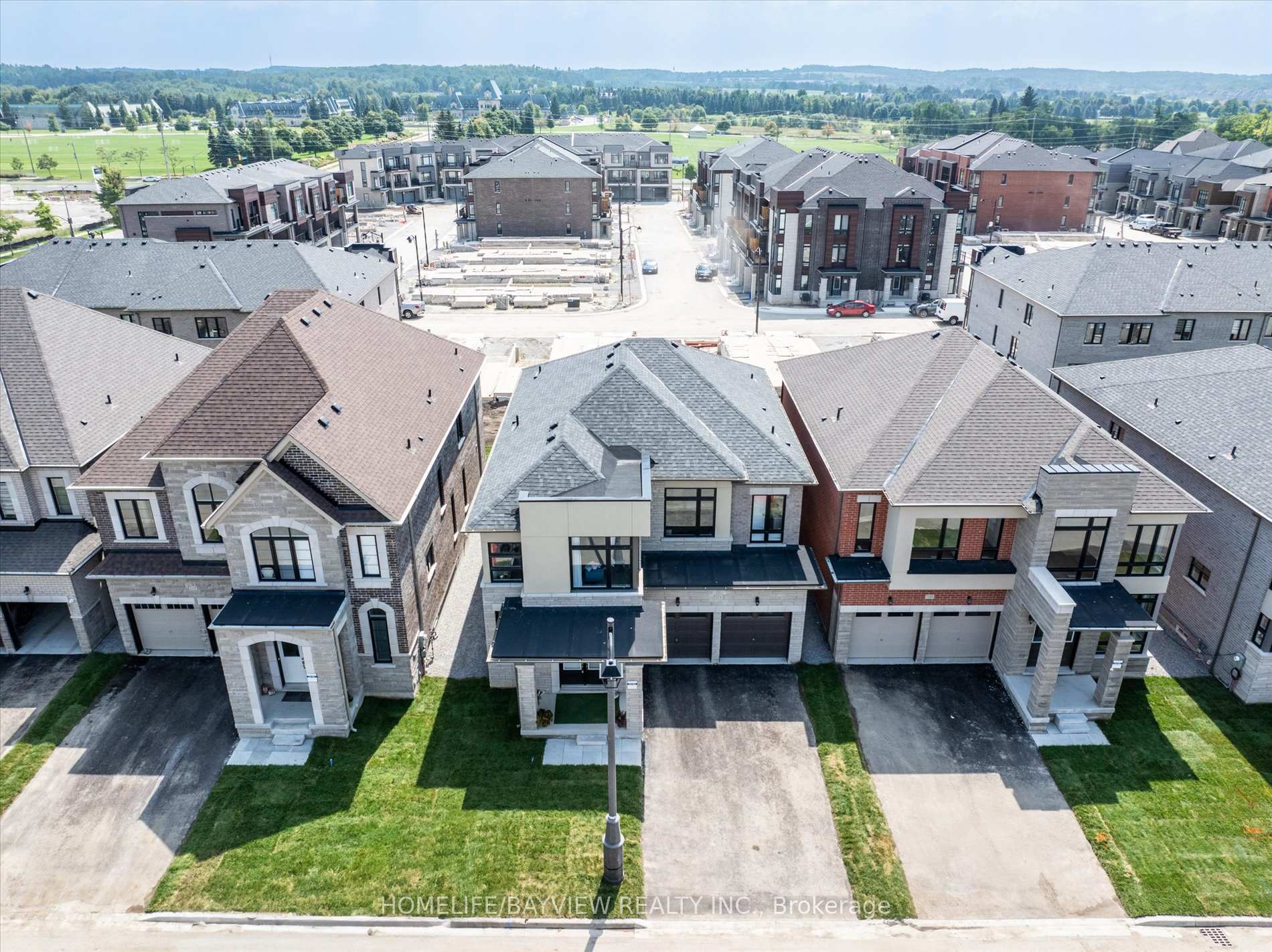 Photo 5 of 115 Halldorson Avenue, Aurora, Bayview Northeast — HOMEH