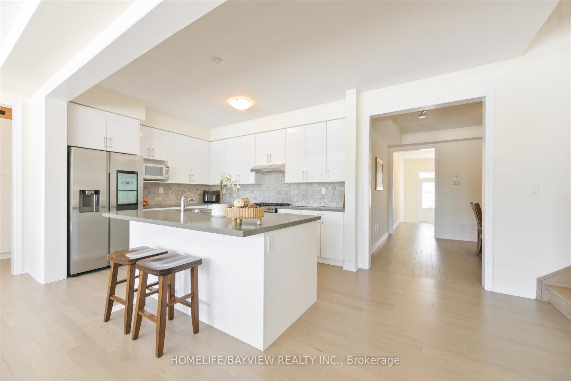 Photo 6 of 115 Halldorson Avenue, Aurora, Bayview Northeast — HOMEH