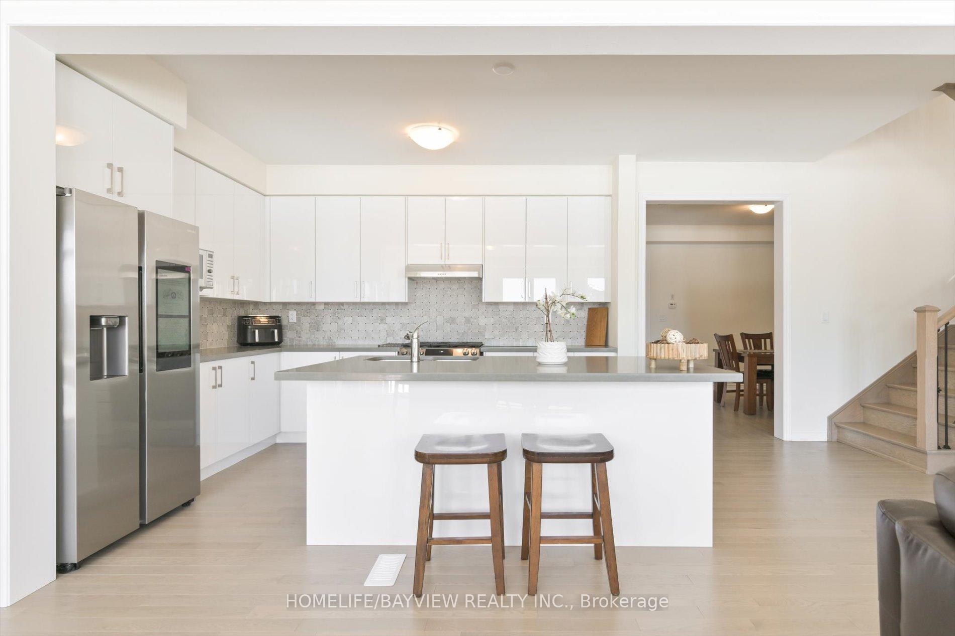 Photo 15 of 115 Halldorson Avenue, Aurora, Bayview Northeast — HOMEH