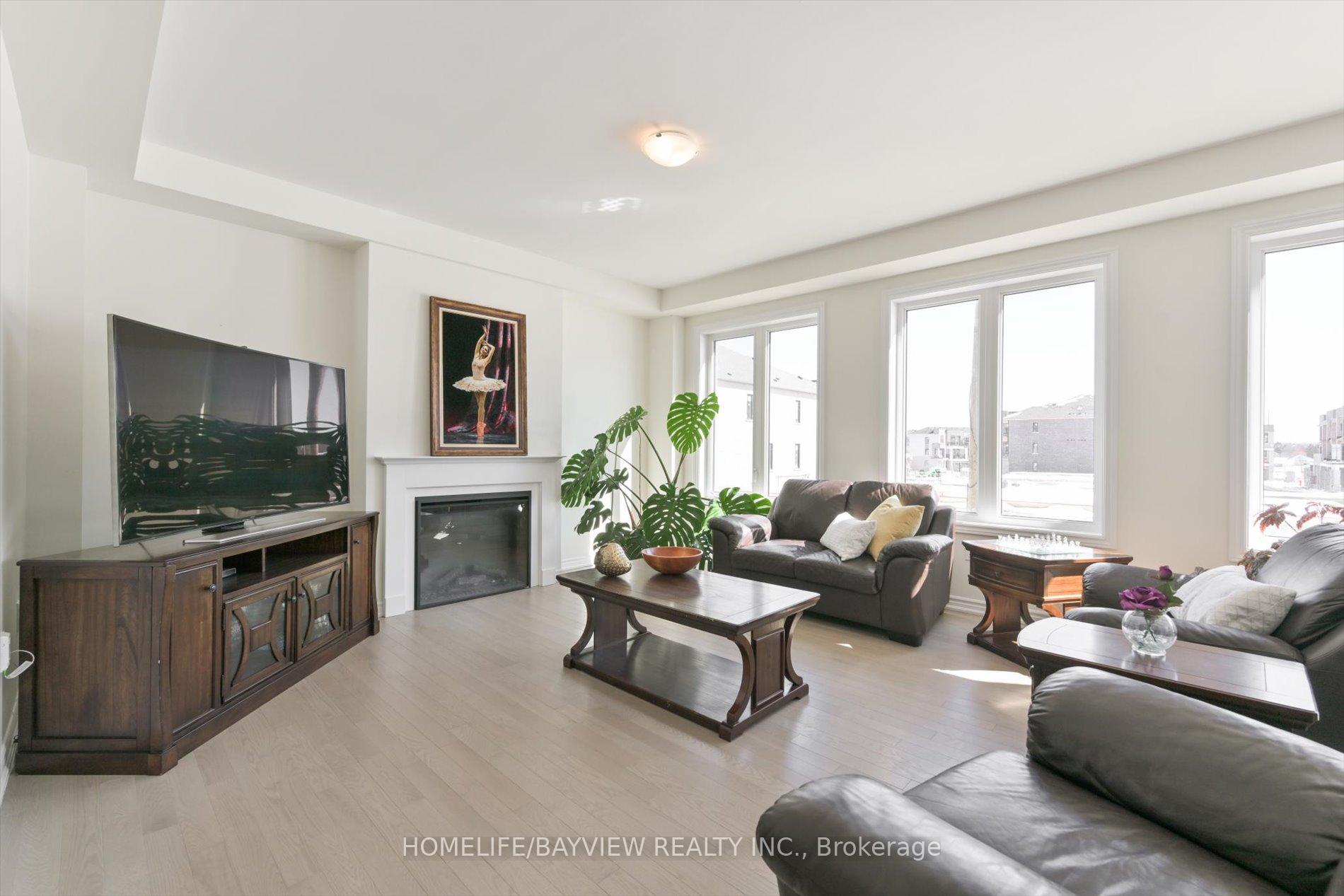 Photo 14 of 115 Halldorson Avenue, Aurora, Bayview Northeast — HOMEH